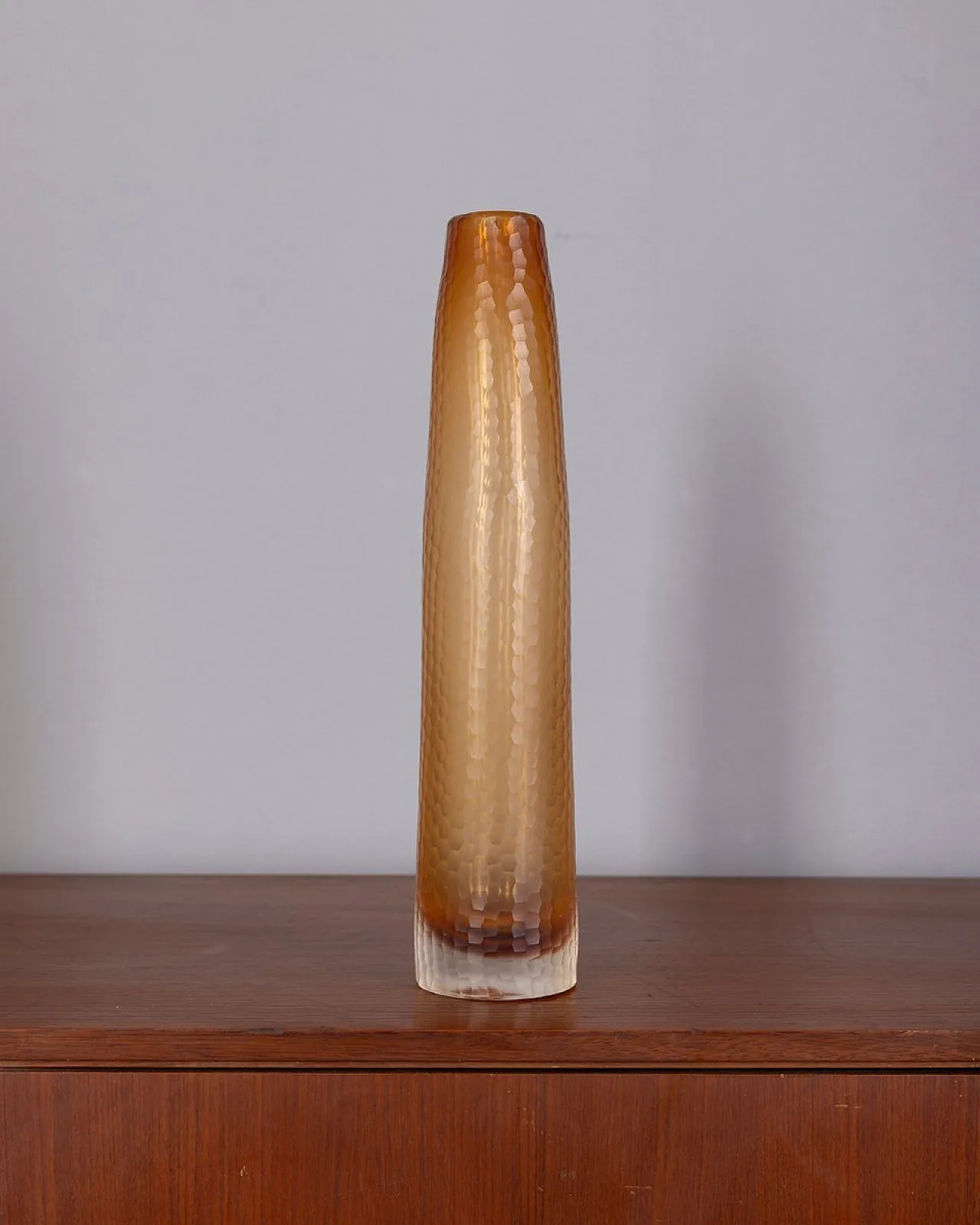 Vaso in vetro di Murano martellato di C. Scarpa per Venini, anni '50 1