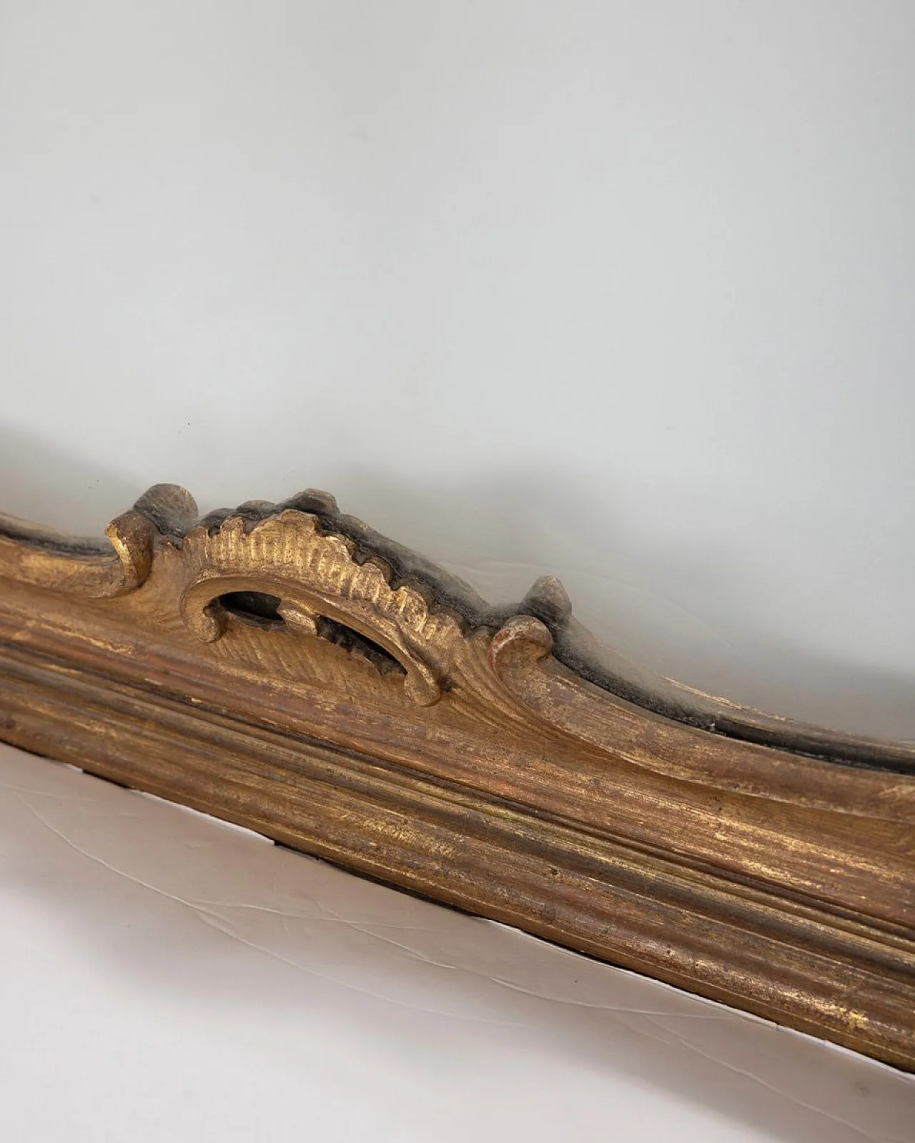 Specchio da parete in stile barocco in legno dorato, fine '800 7