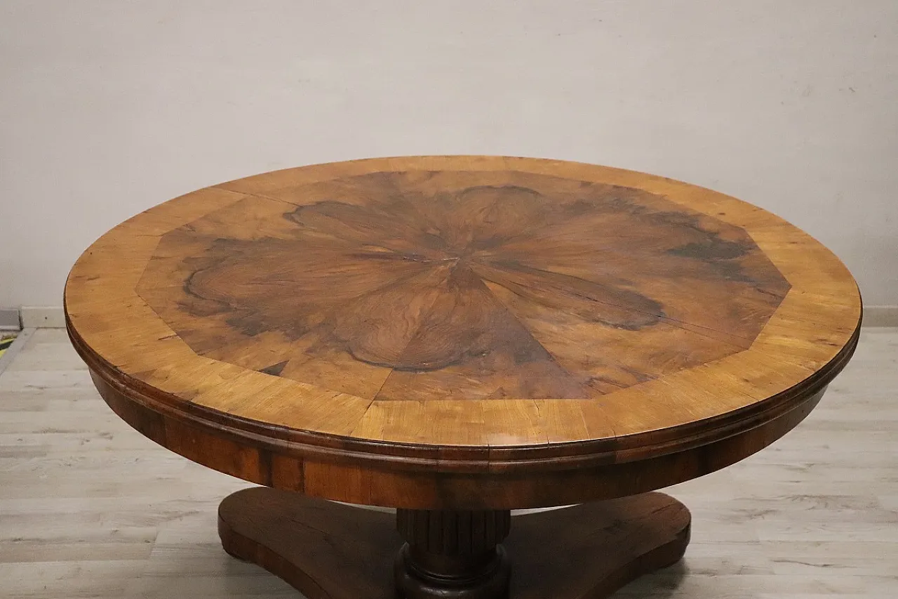 Round walnut table, early 19th century 9