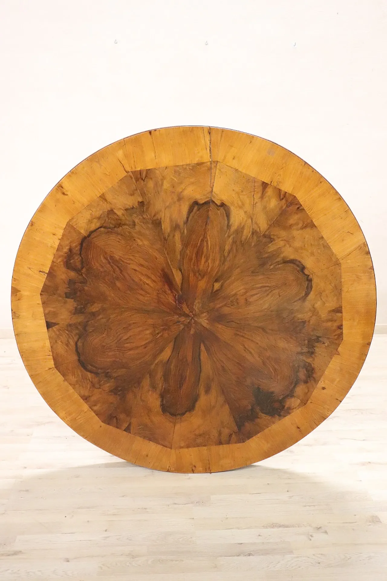 Round walnut table, early 19th century 10