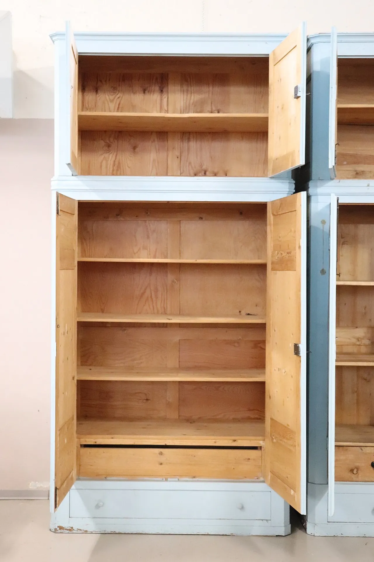 Pair of lacquered wardrobes, 19th century 4