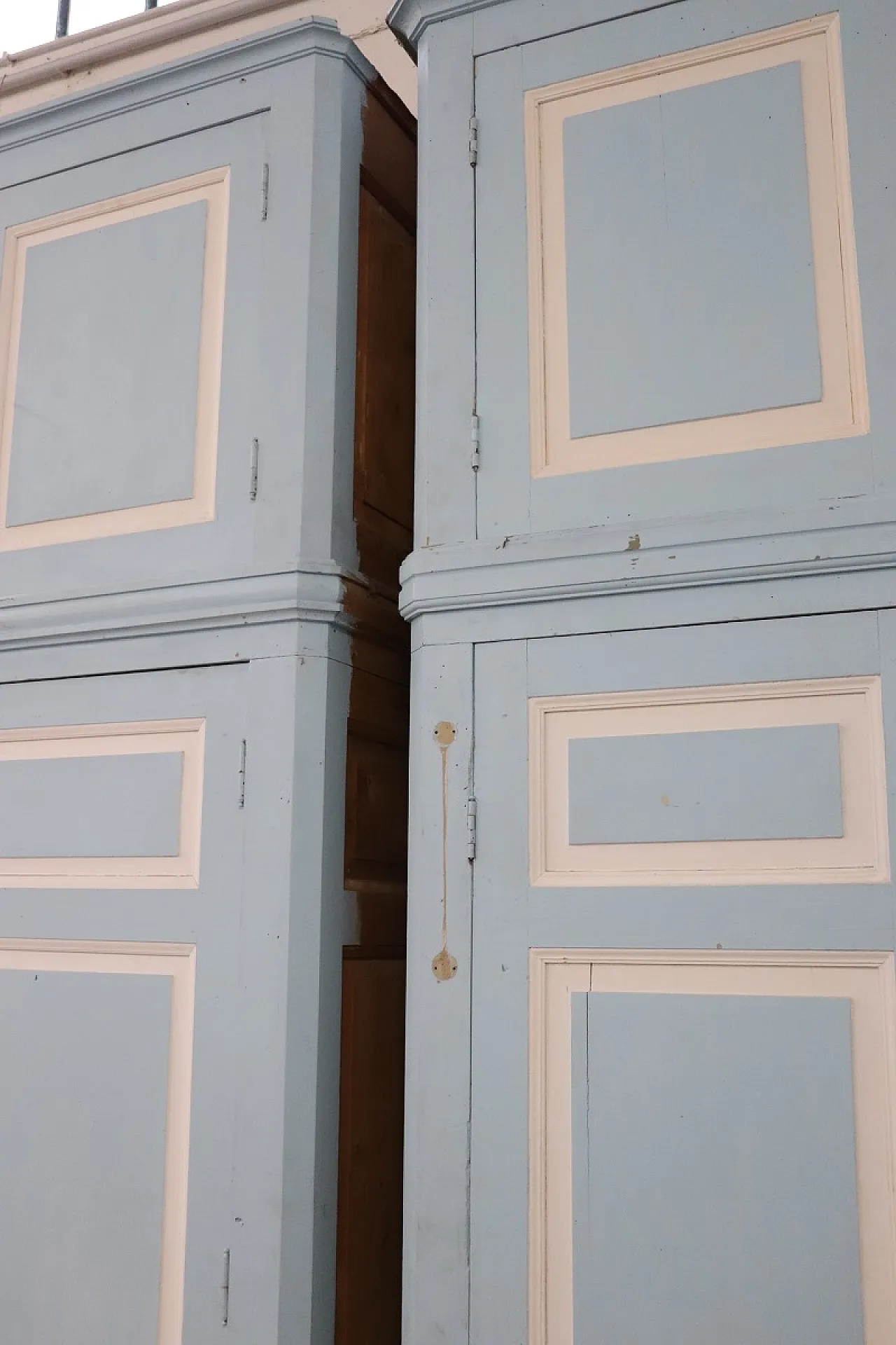 Pair of lacquered wardrobes, 19th century 10