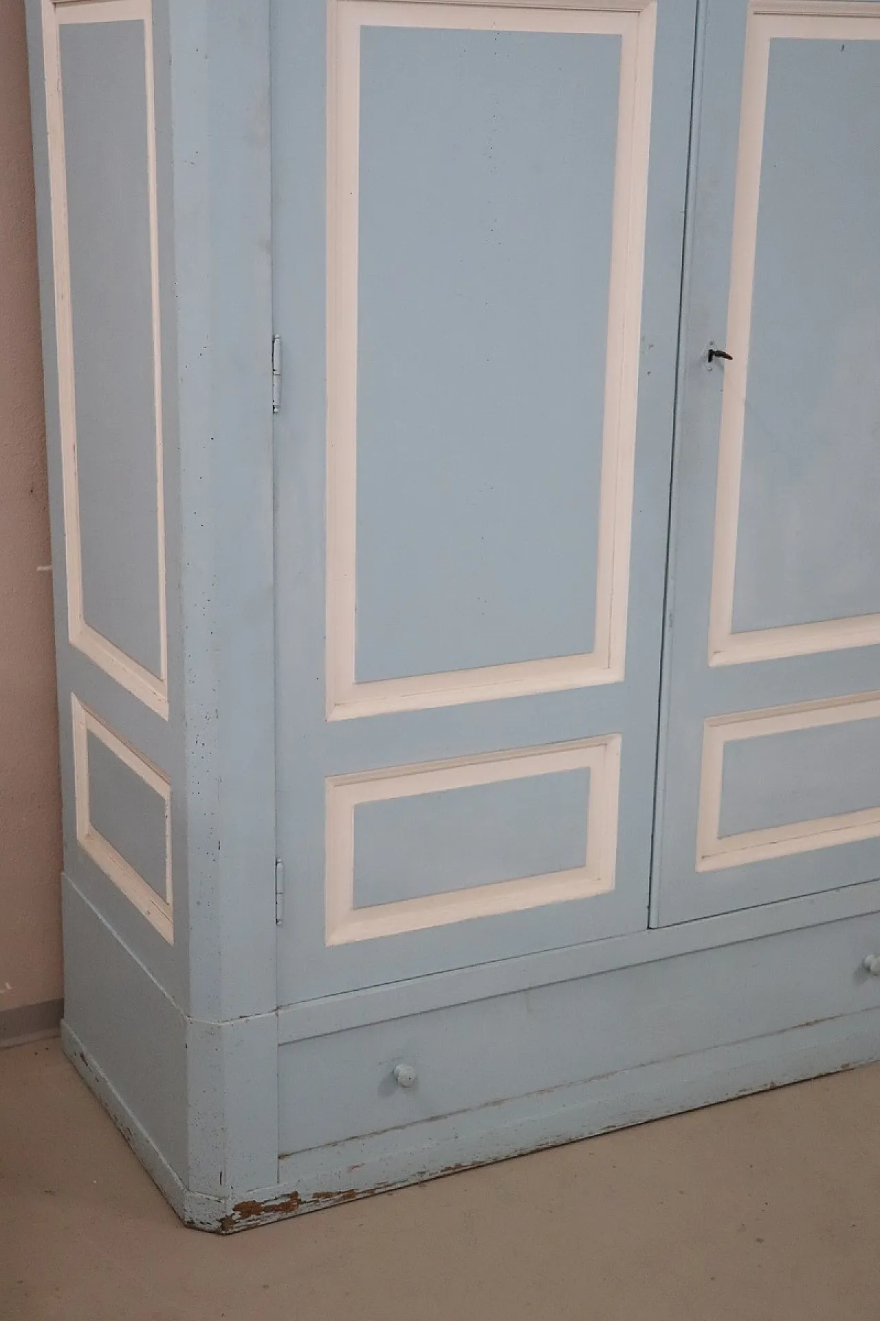 Pair of lacquered wardrobes, 19th century 12