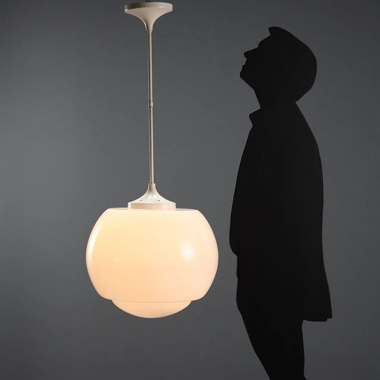 Plafoniera con diffusore in vetro bianco, '900 2