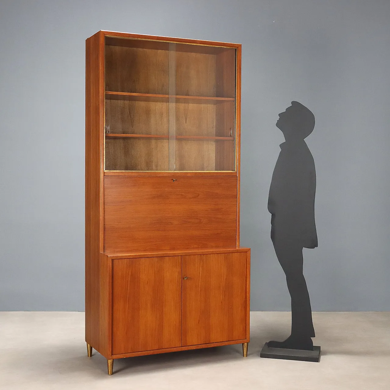 Mobile impiallacciato larice con particolari in ottone, '900 2