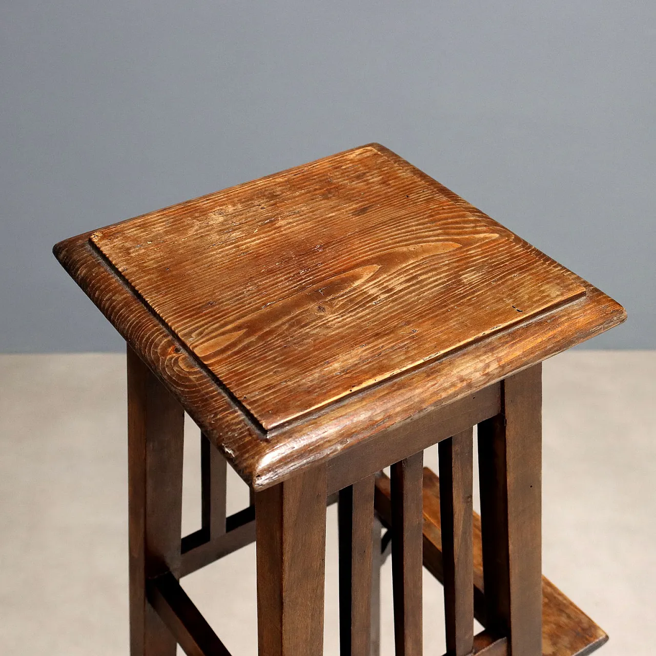Walnut-stained poplar planter with fir top, early 20th century 3