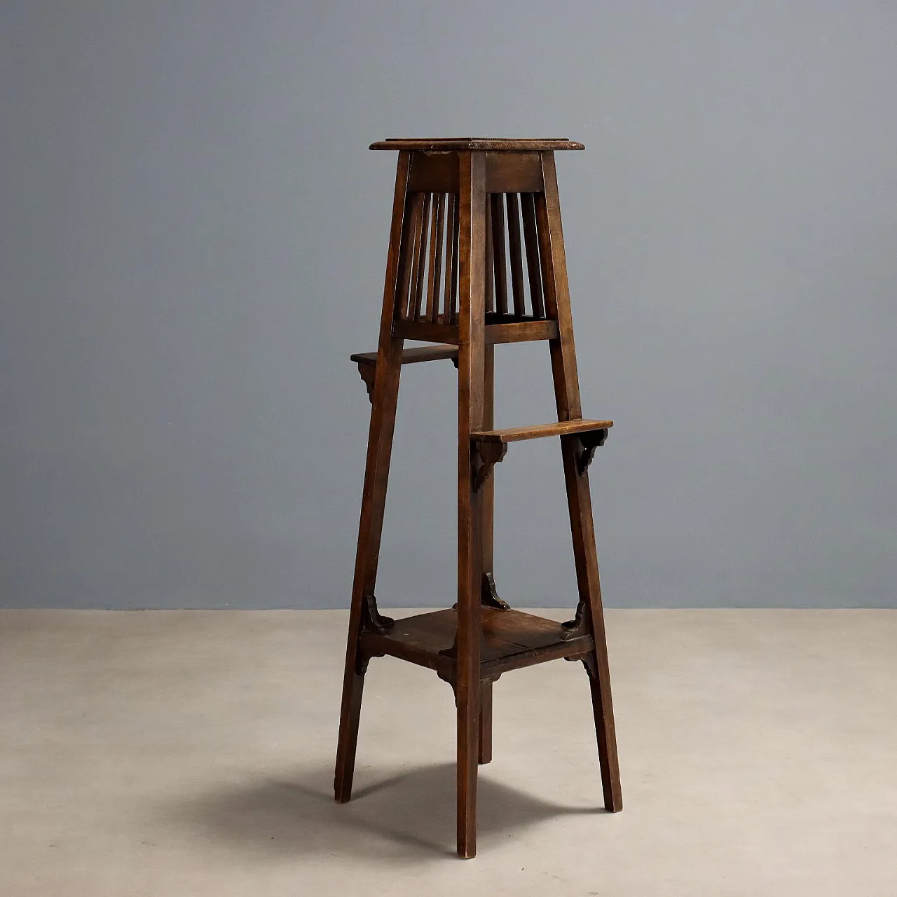 Walnut-stained poplar planter with fir top, early 20th century 7