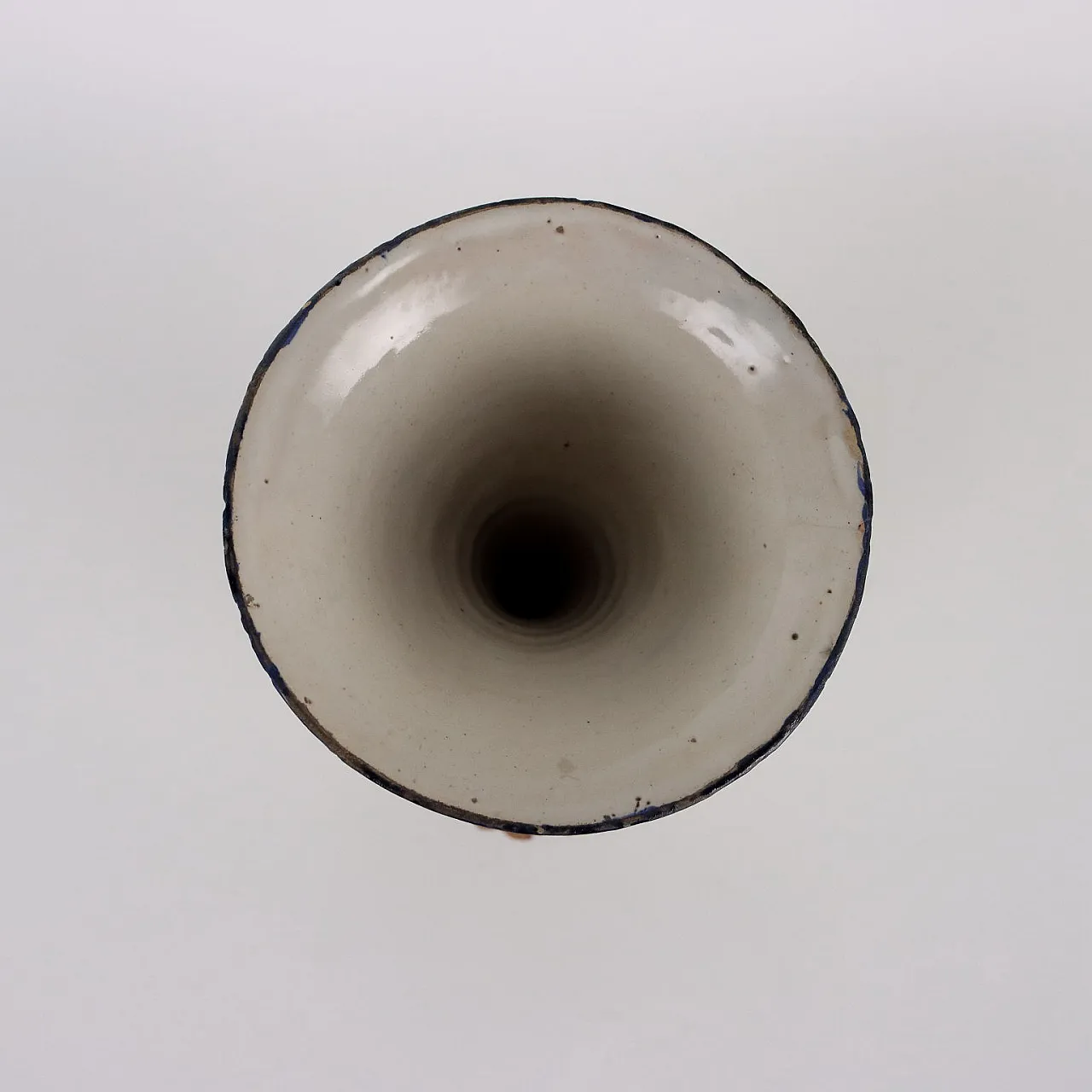 Vaso napoletano in maiolica con fiori in rilievo, fine '800 7