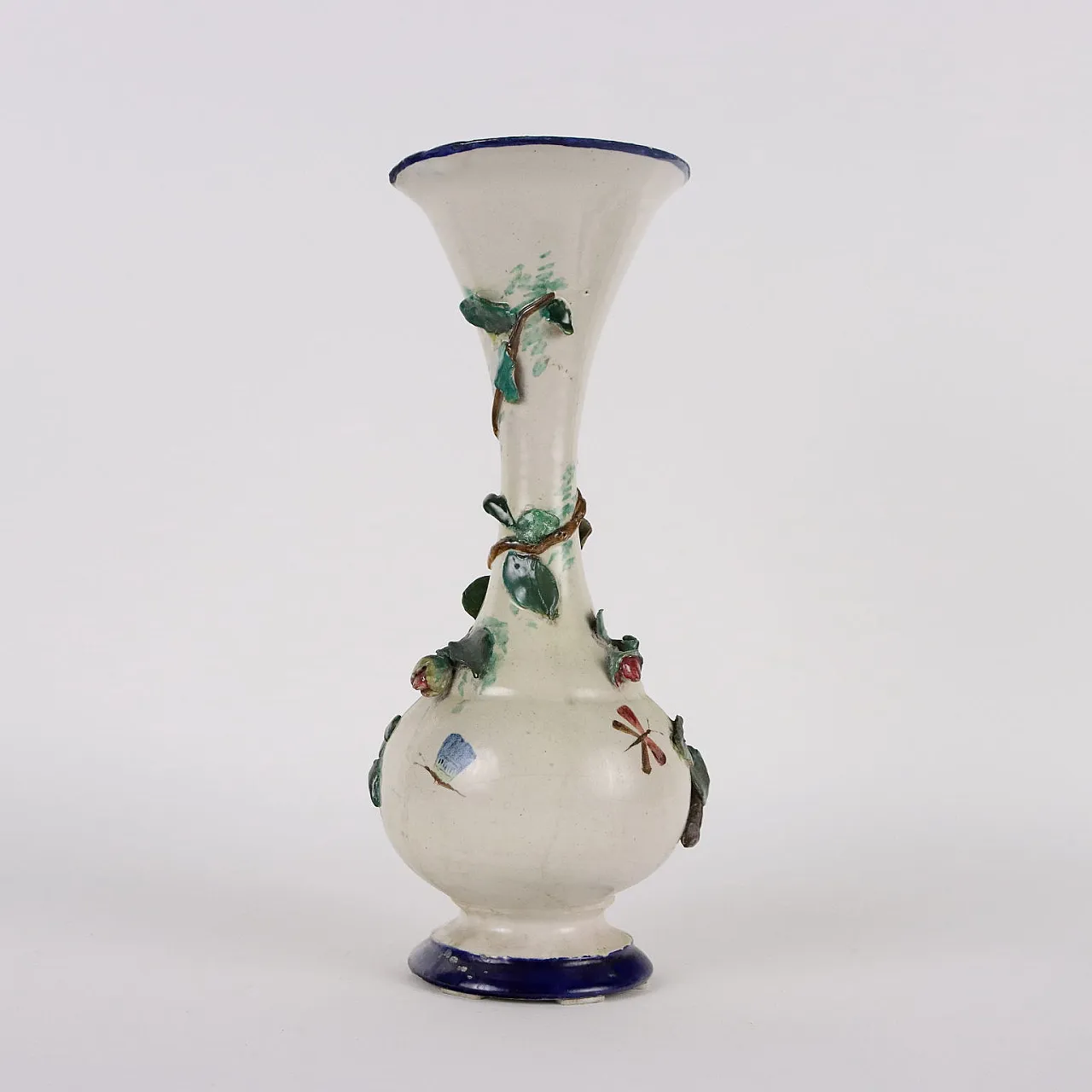Vaso napoletano in maiolica con fiori in rilievo, fine '800 10