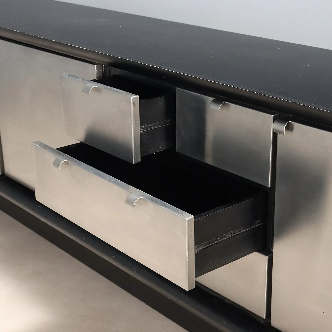 Lacquered wood and aluminum sideboard, 20th century 4