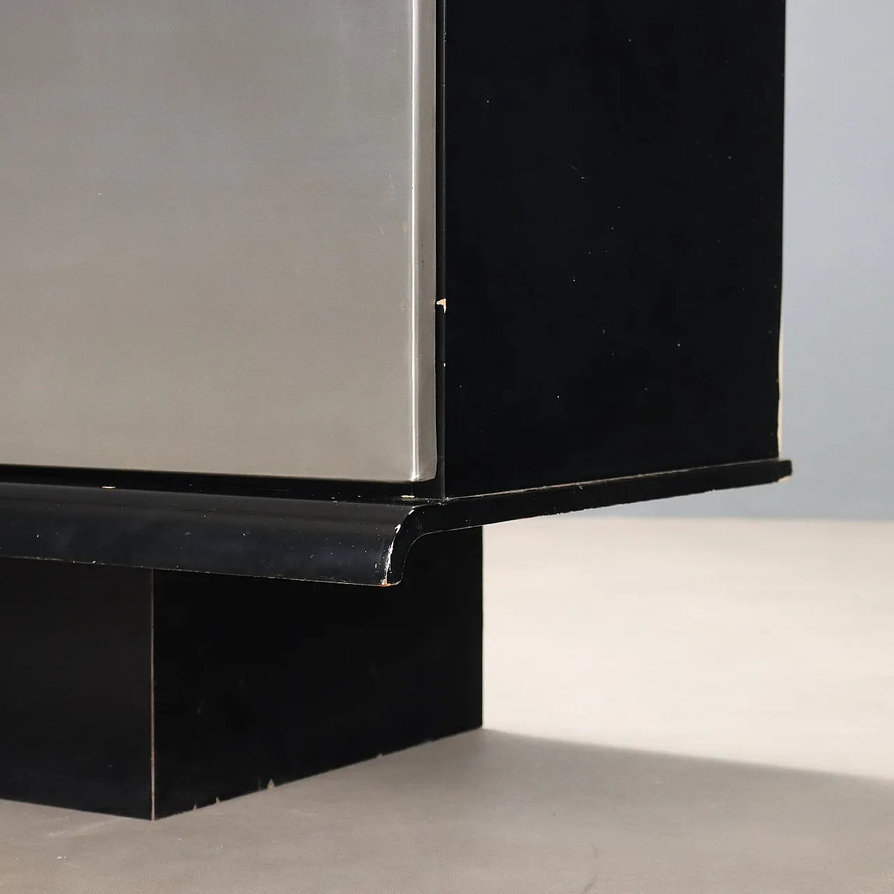 Lacquered wood and aluminum sideboard, 20th century 8