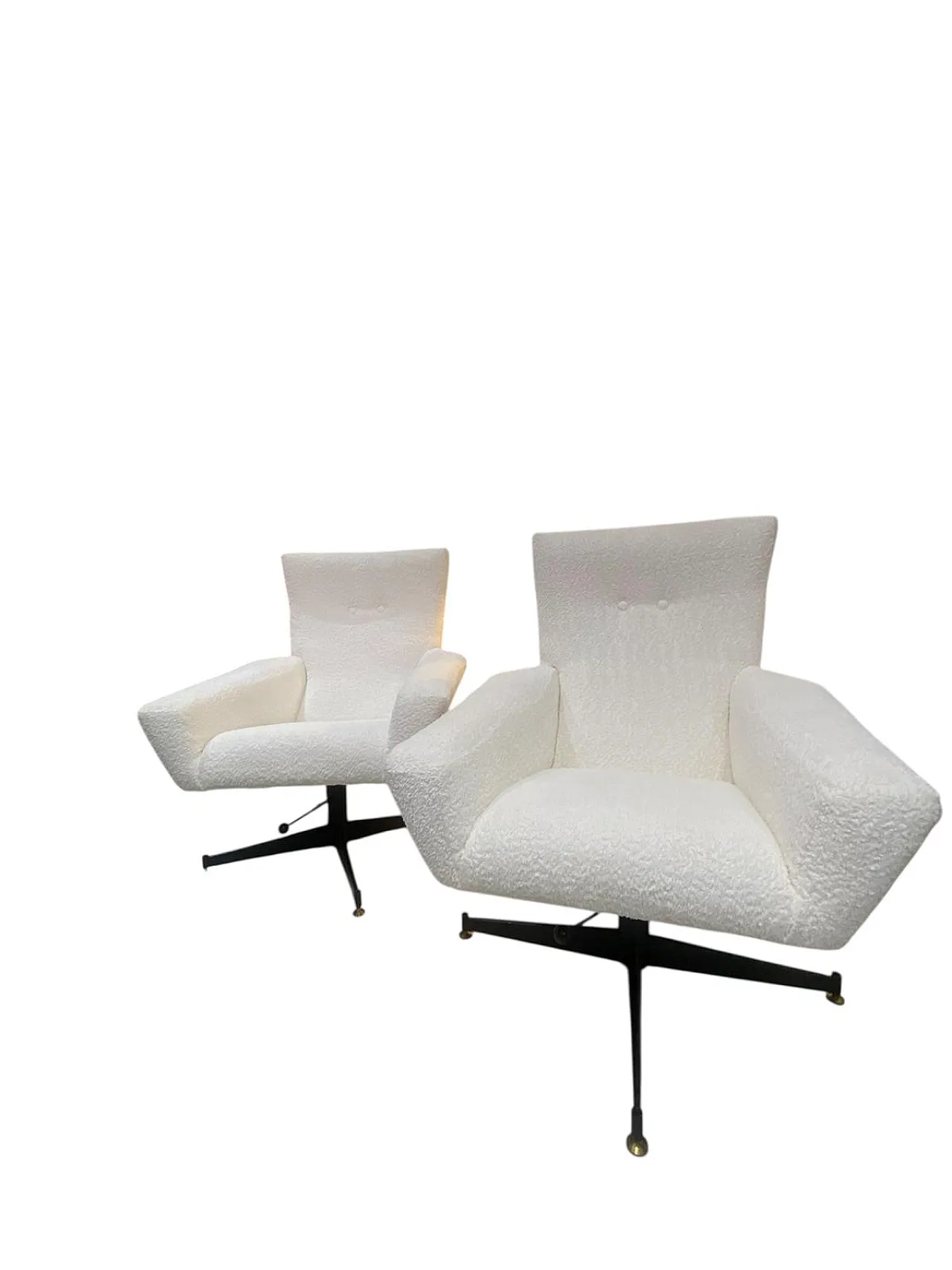 Coppia di poltrone bouclè bianco, anni ’60 1