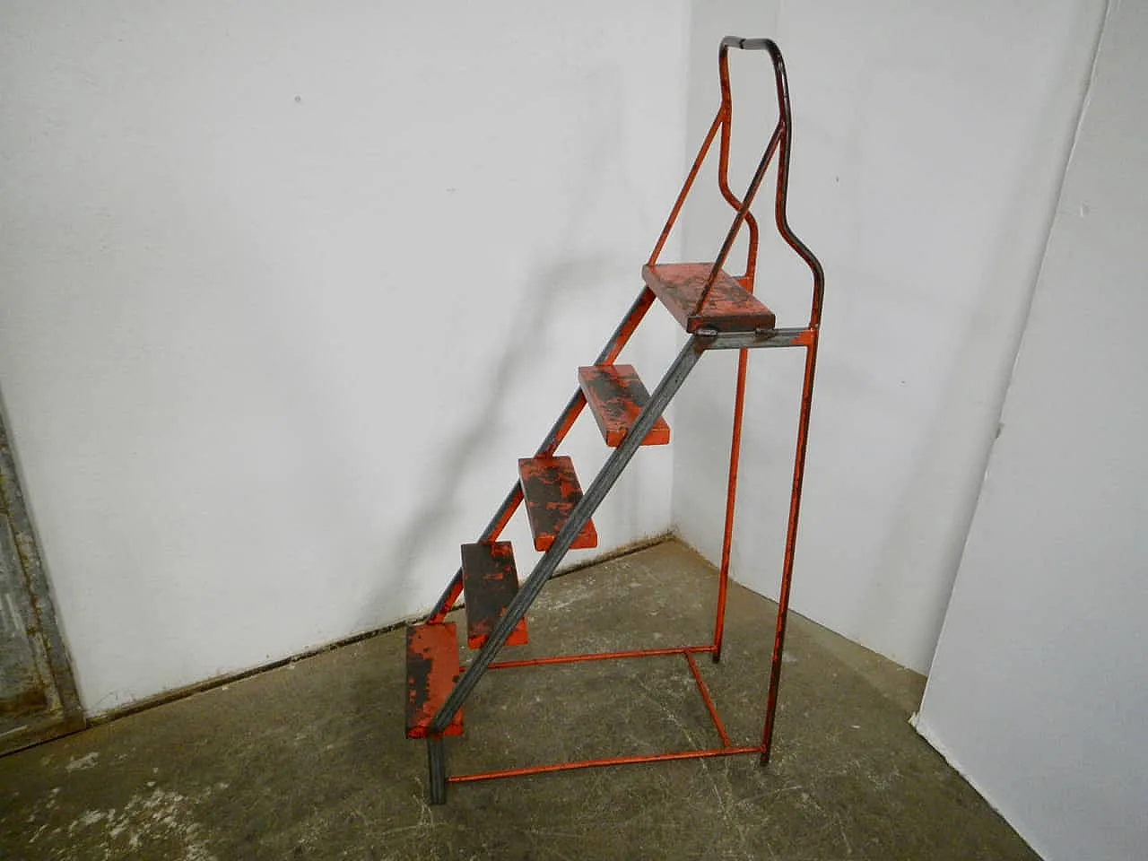 Iron ladder 1950 4