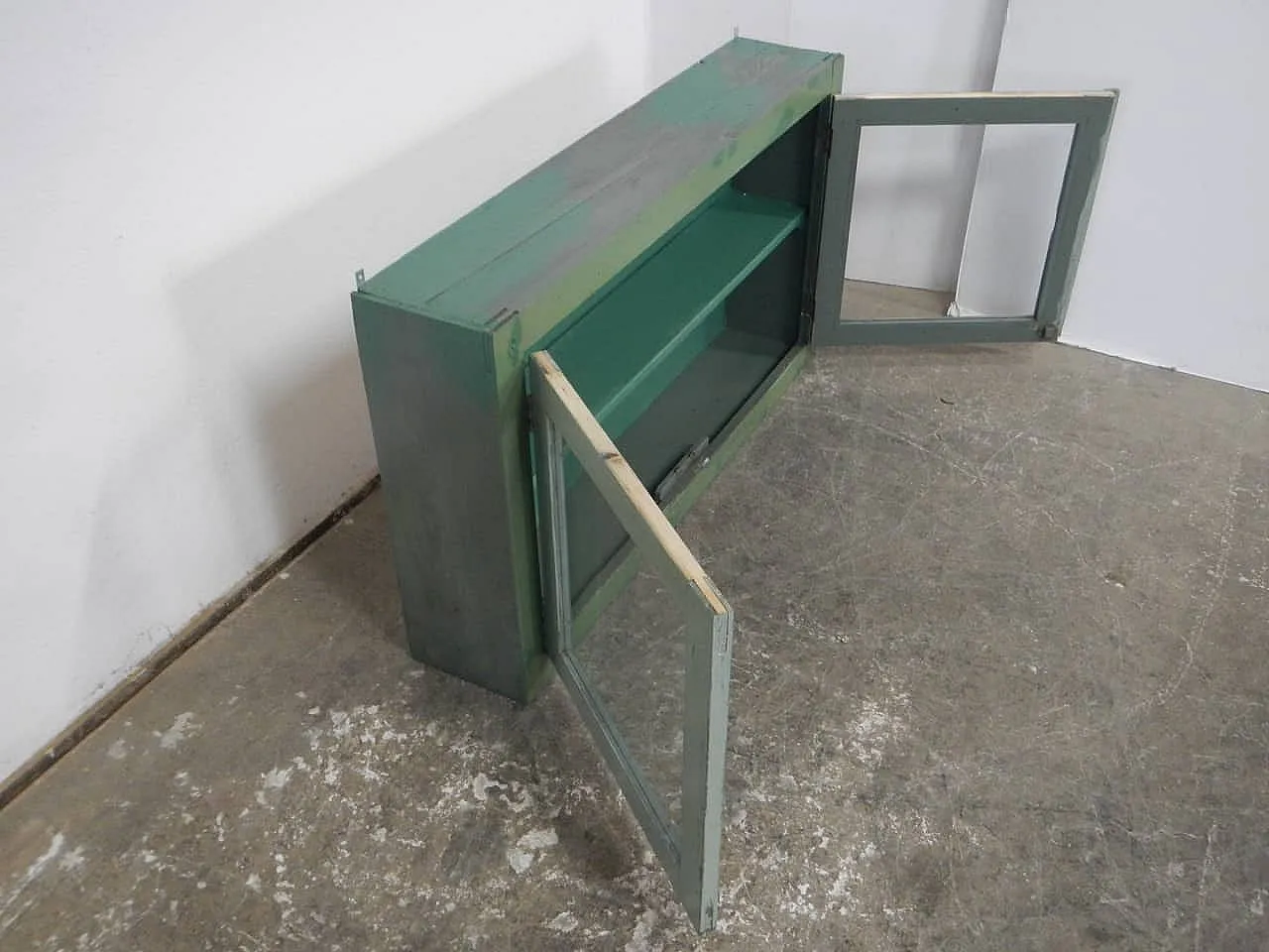 Vetrinetta in legno di abete 1960 5