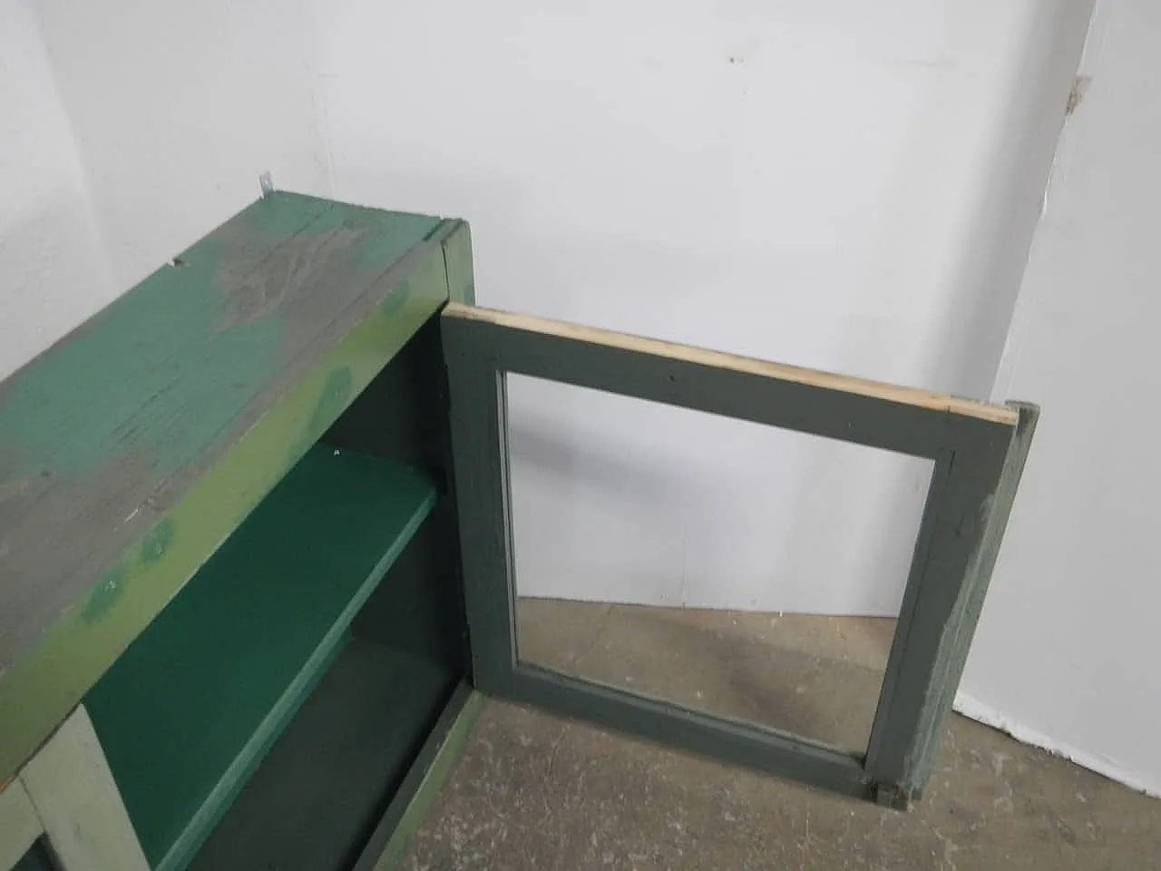 Vetrinetta in legno di abete 1960 11