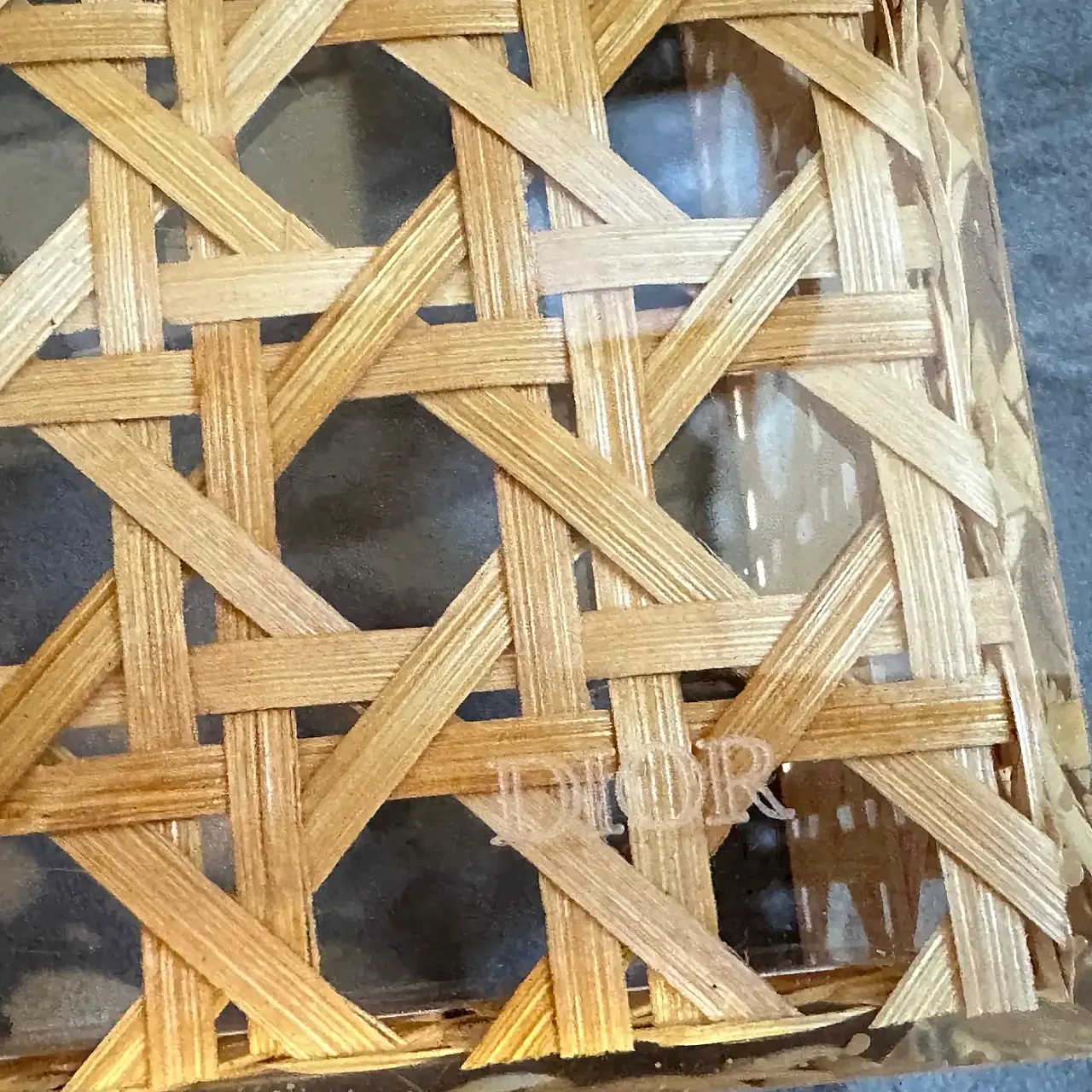 Scatola di lusso in plexiglass e paglia di Vienna di Dior Home,anni 80 7