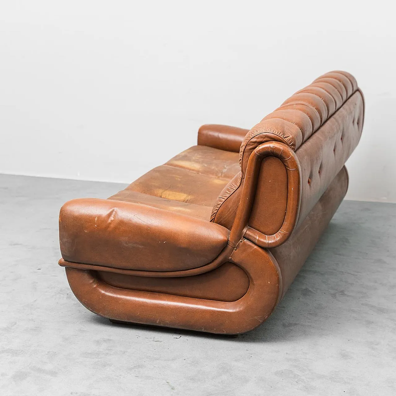 3-seater sofa in brown leather, 1970s 5