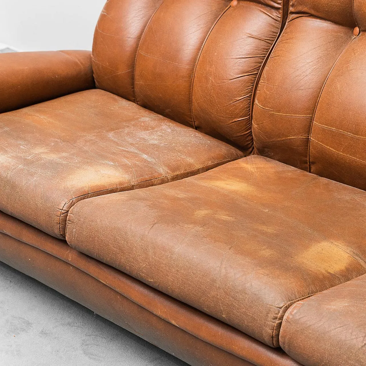 3-seater sofa in brown leather, 1970s 6