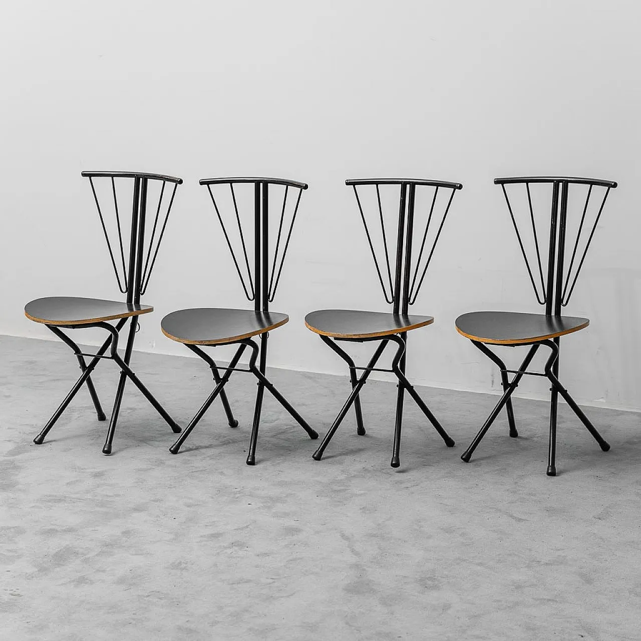 4 folding chairs in wood and metal, 1970s 1