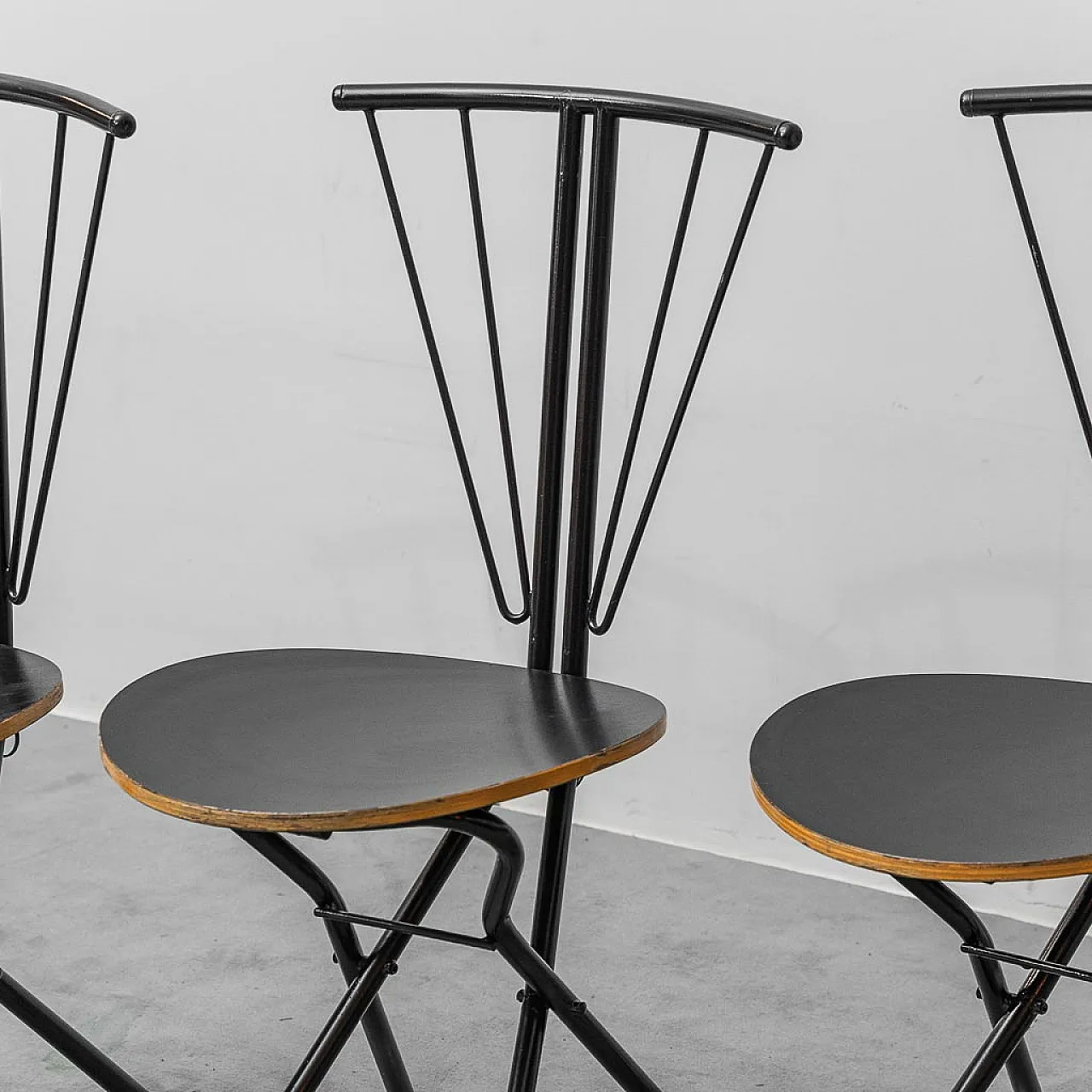 4 folding chairs in wood and metal, 1970s 2