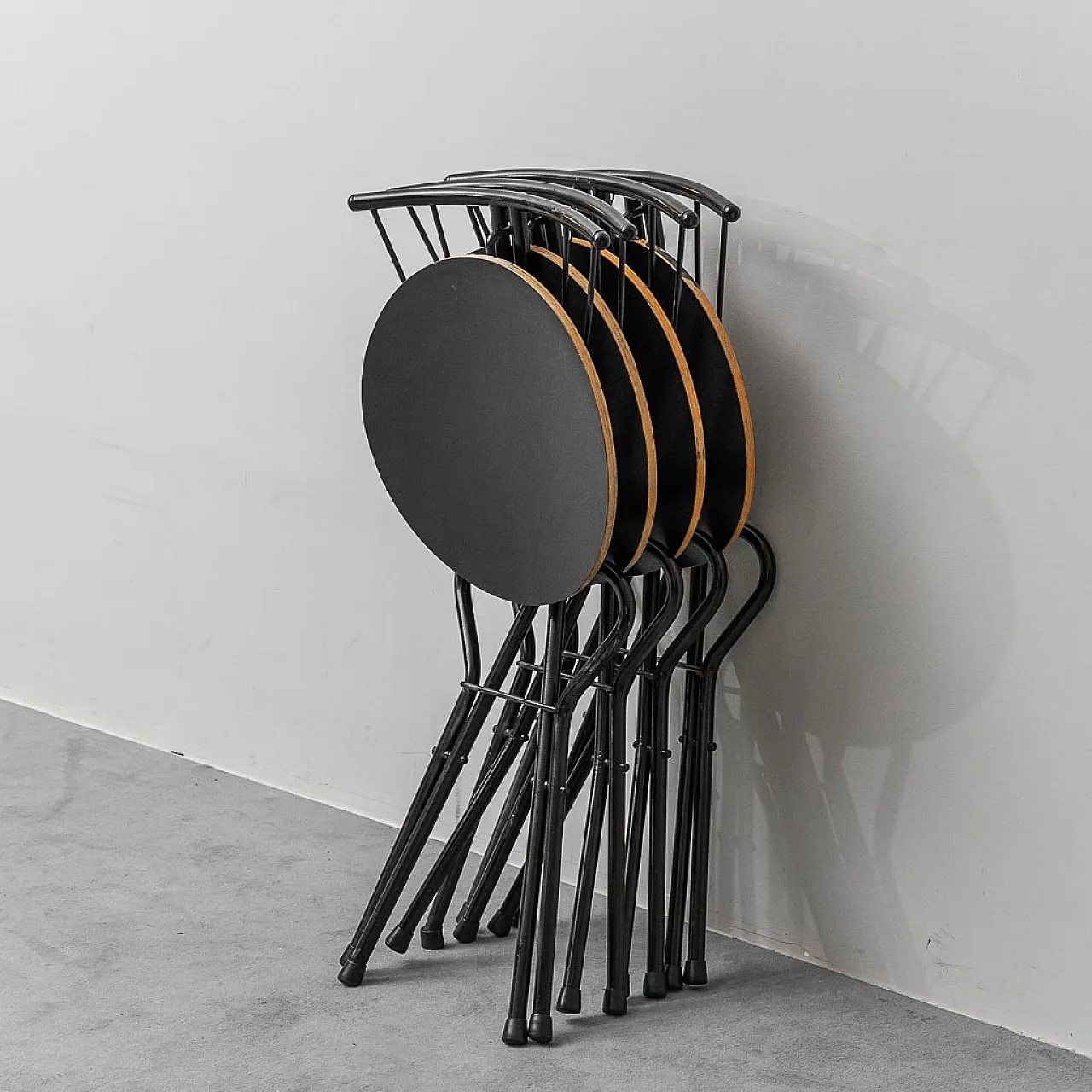 4 folding chairs in wood and metal, 1970s 11