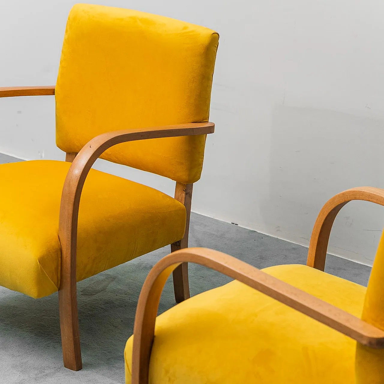 Pair of armchairs in yellow velvet and wood, 1950s 3