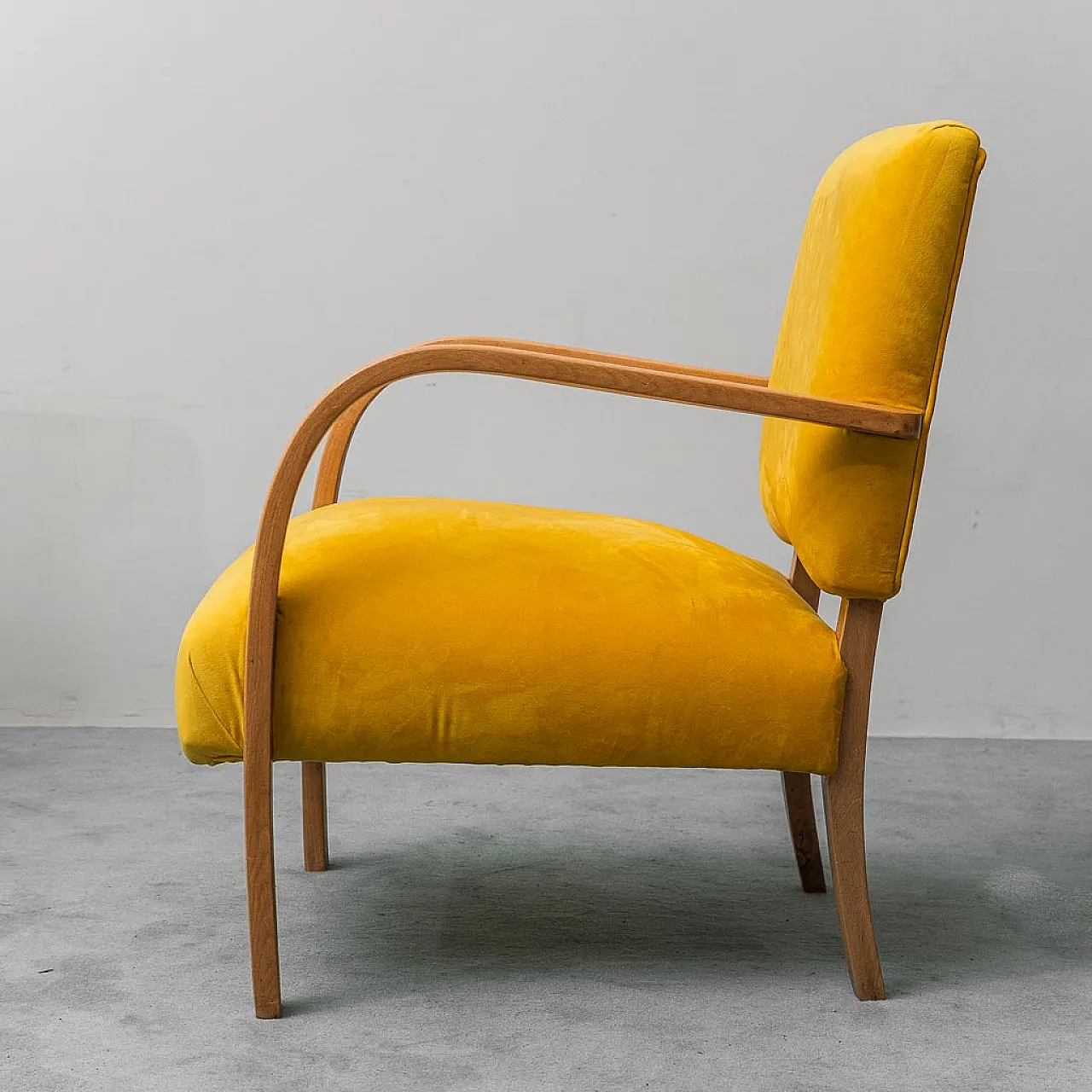 Pair of armchairs in yellow velvet and wood, 1950s 5