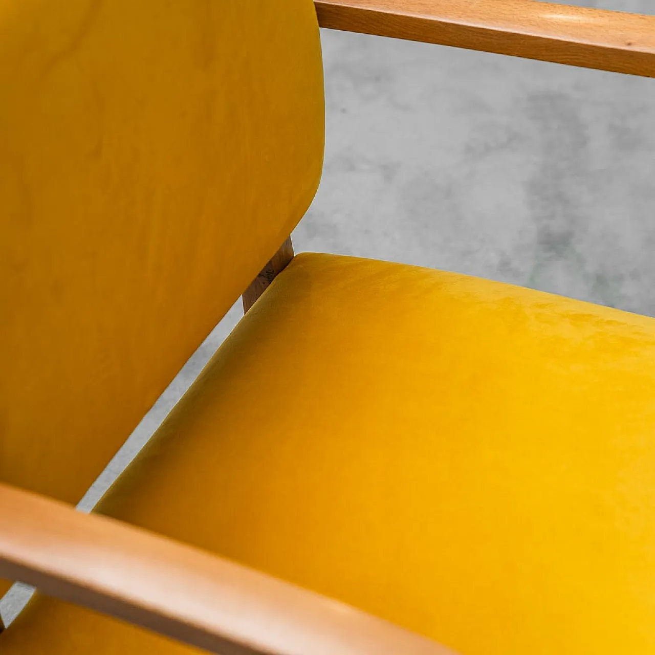 Pair of armchairs in yellow velvet and wood, 1950s 7