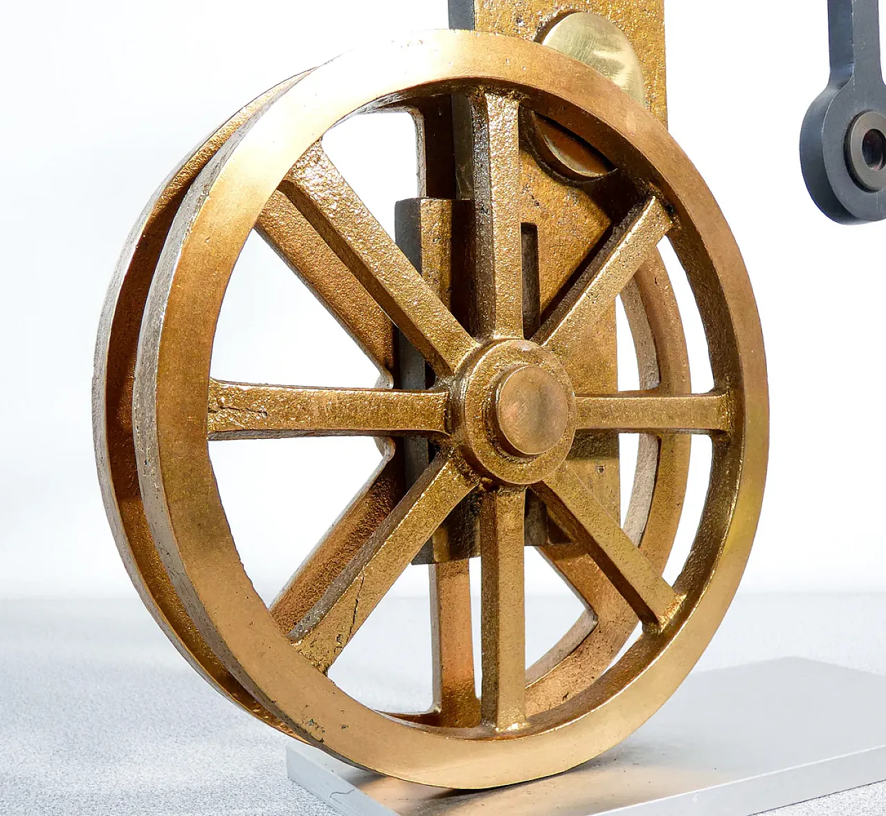 Figure with wheels and piston, sculpture by Mario Molinari, 1970s 6