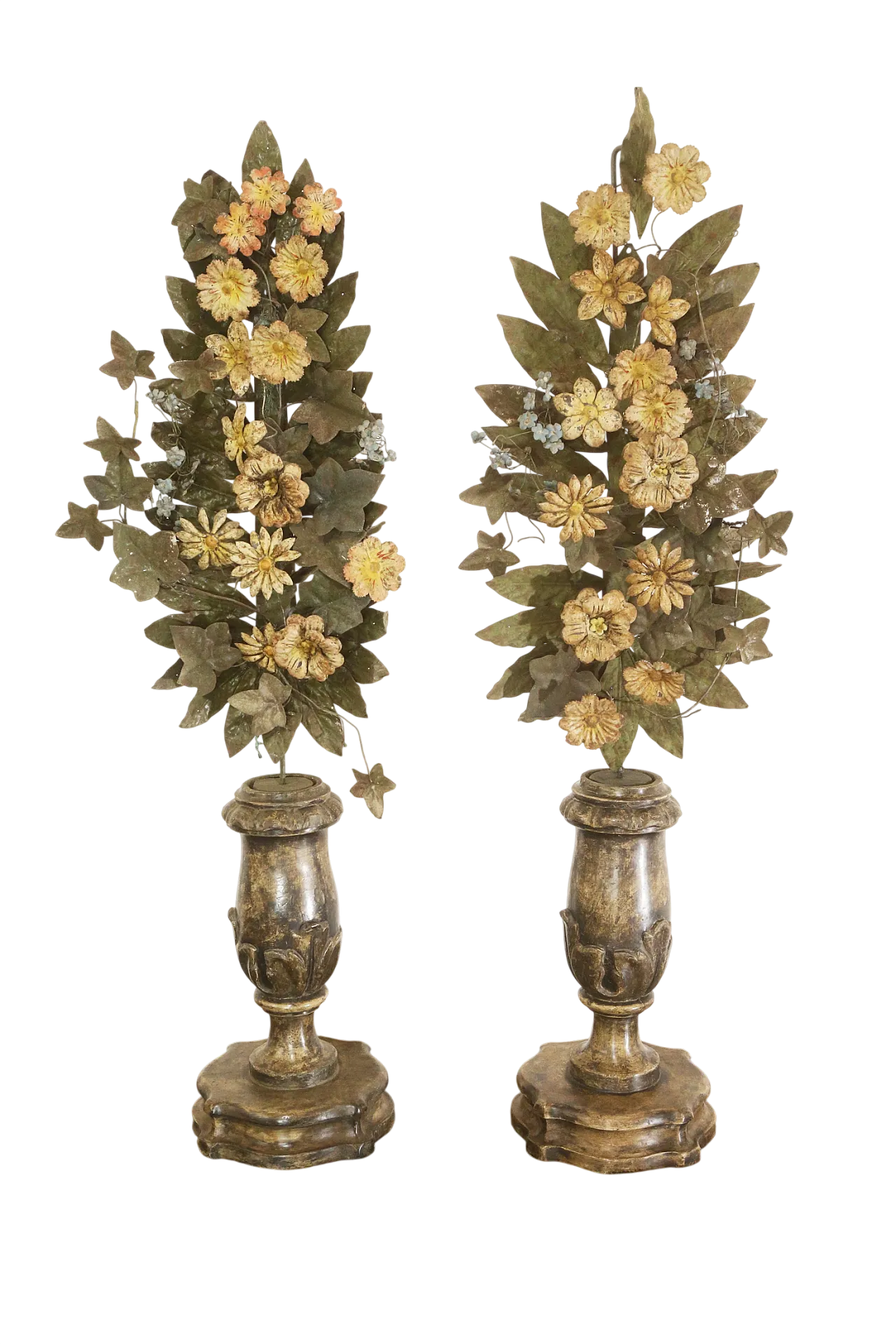 Pair of Baroque silver-plated wood palm holders, 18th century 26