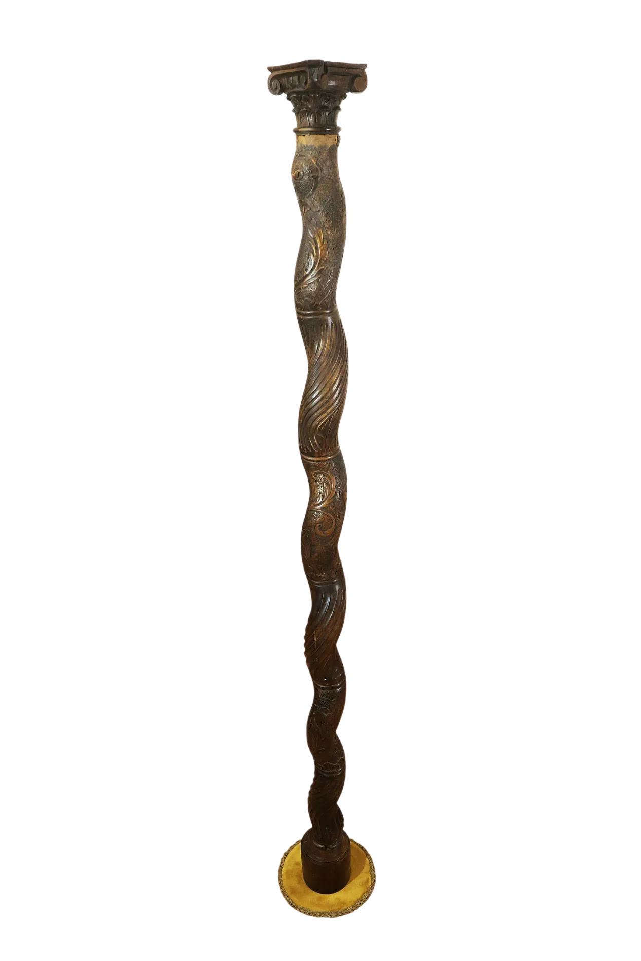 Solomonic twisted column carved in wood, 18th century 25