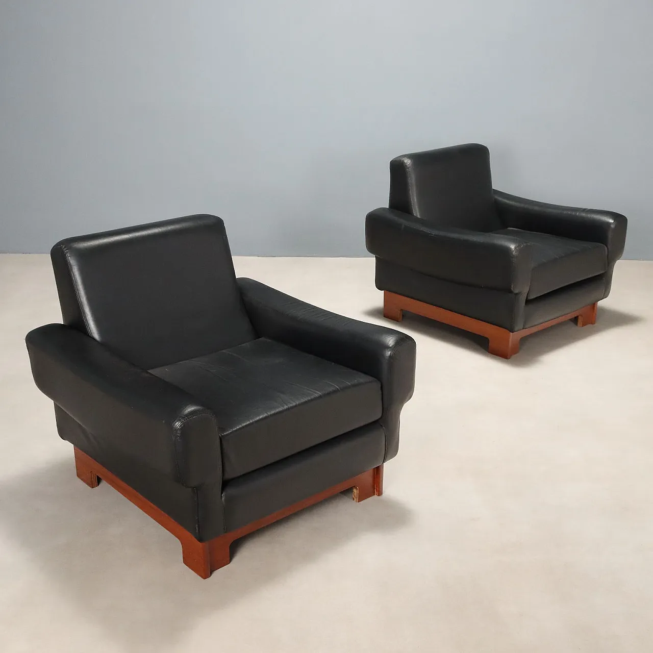 Pair of wooden armchairs and leather upholstery, 20th century 1