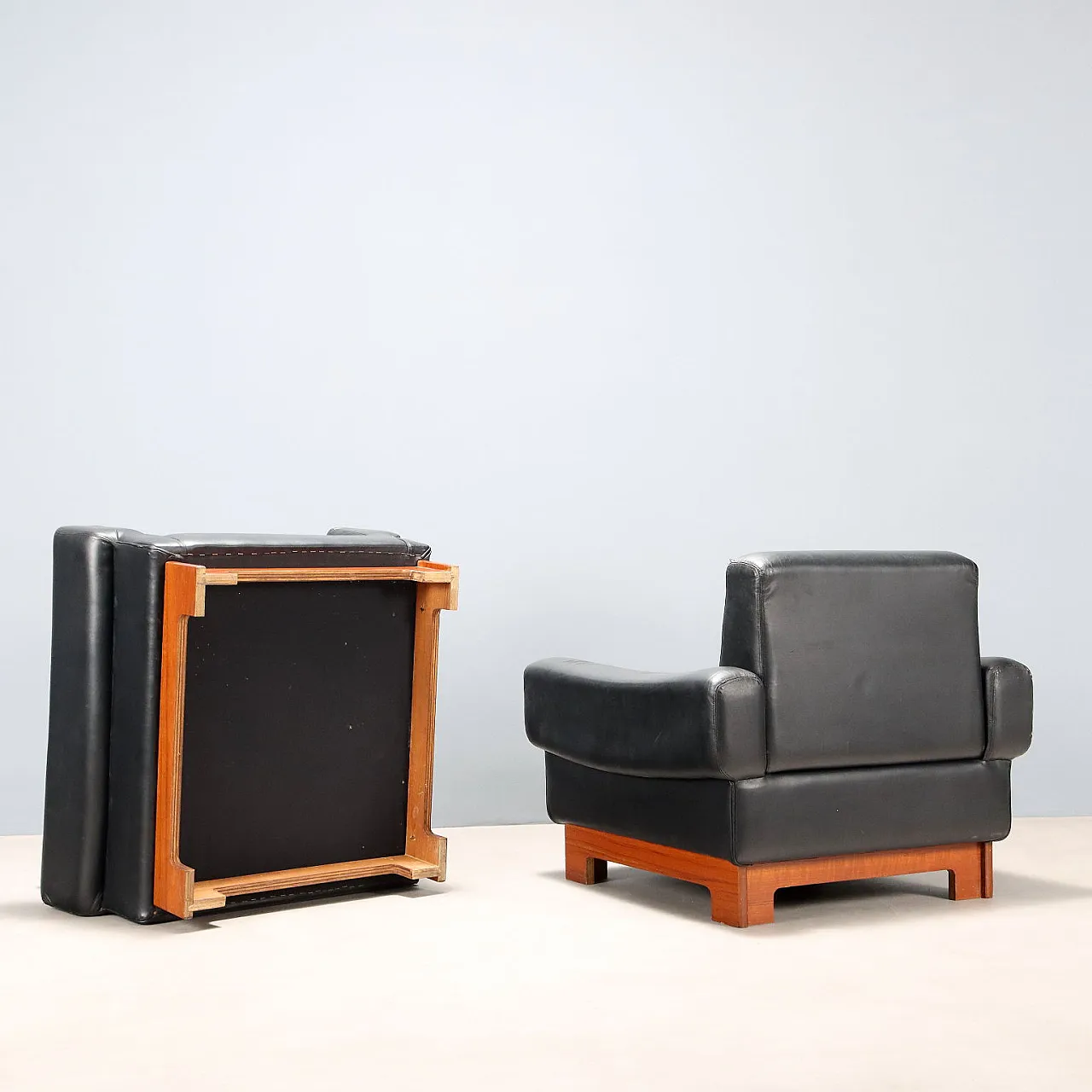 Pair of wooden armchairs and leather upholstery, 20th century 10