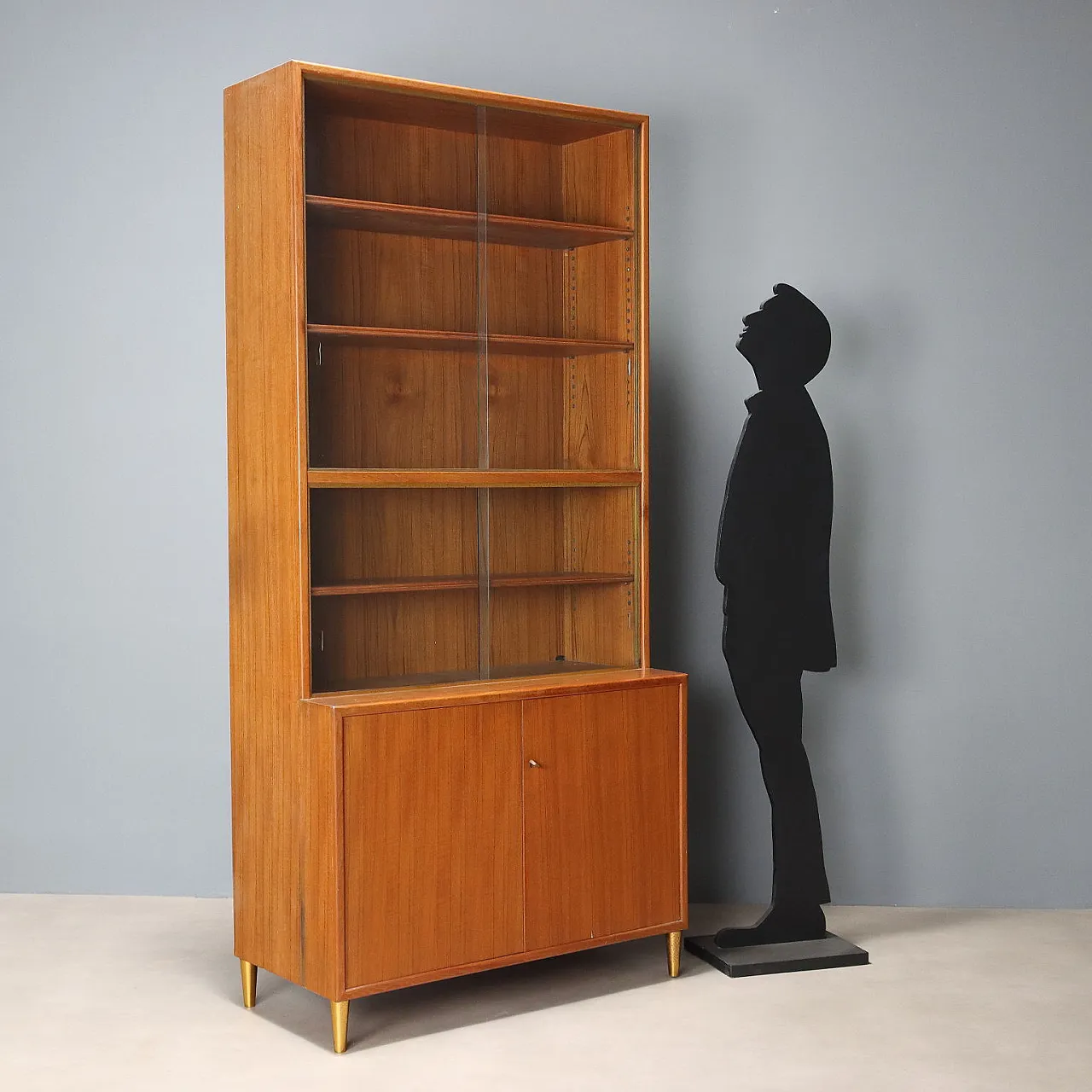 Larch veneer display case with brass details, 20th century 2