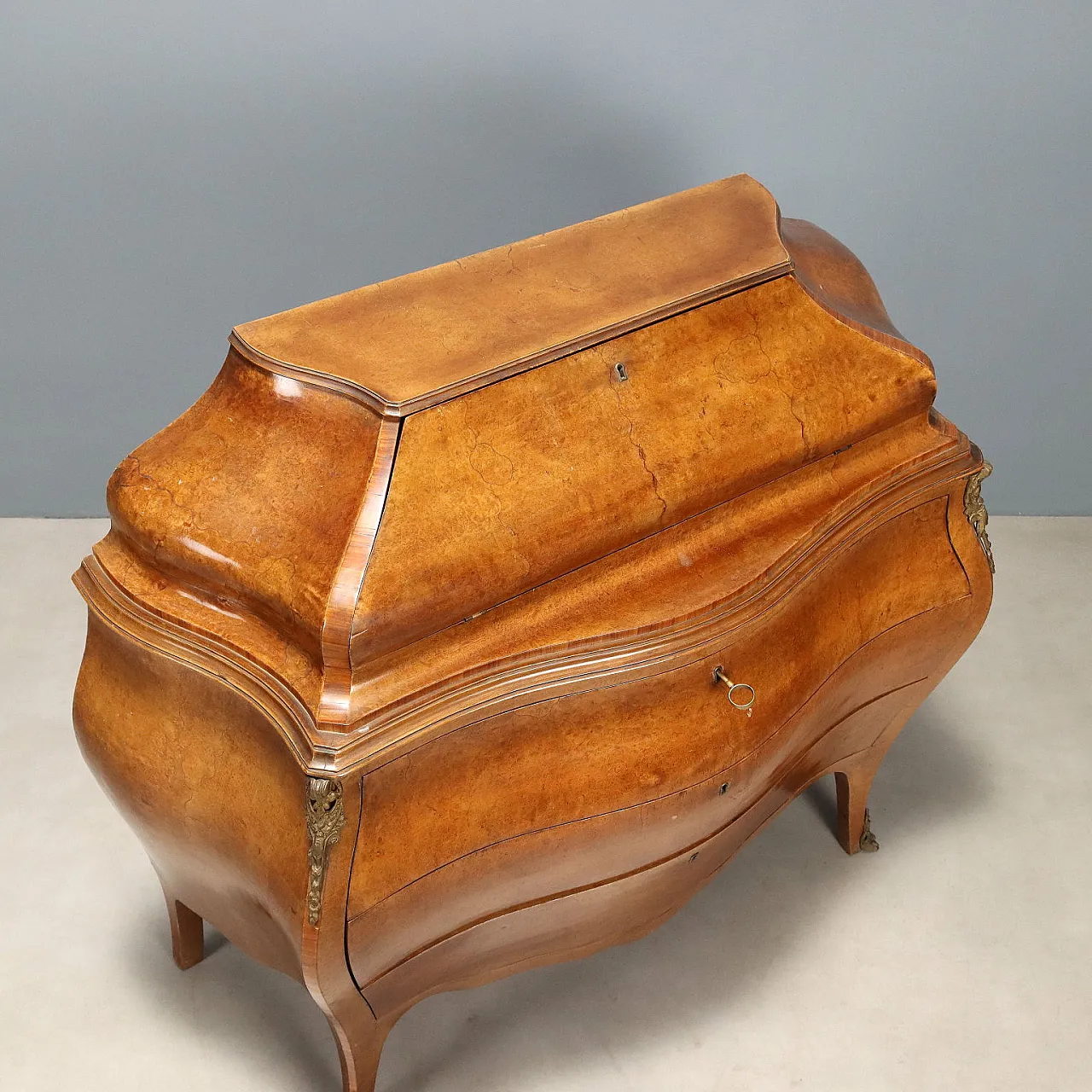 Mahogany and mahogany burl flip-up chest, 20th century 7