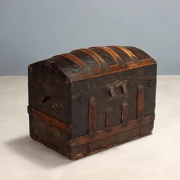 Cassa eclettica in pioppo, argento, abete e metallo, fine '800