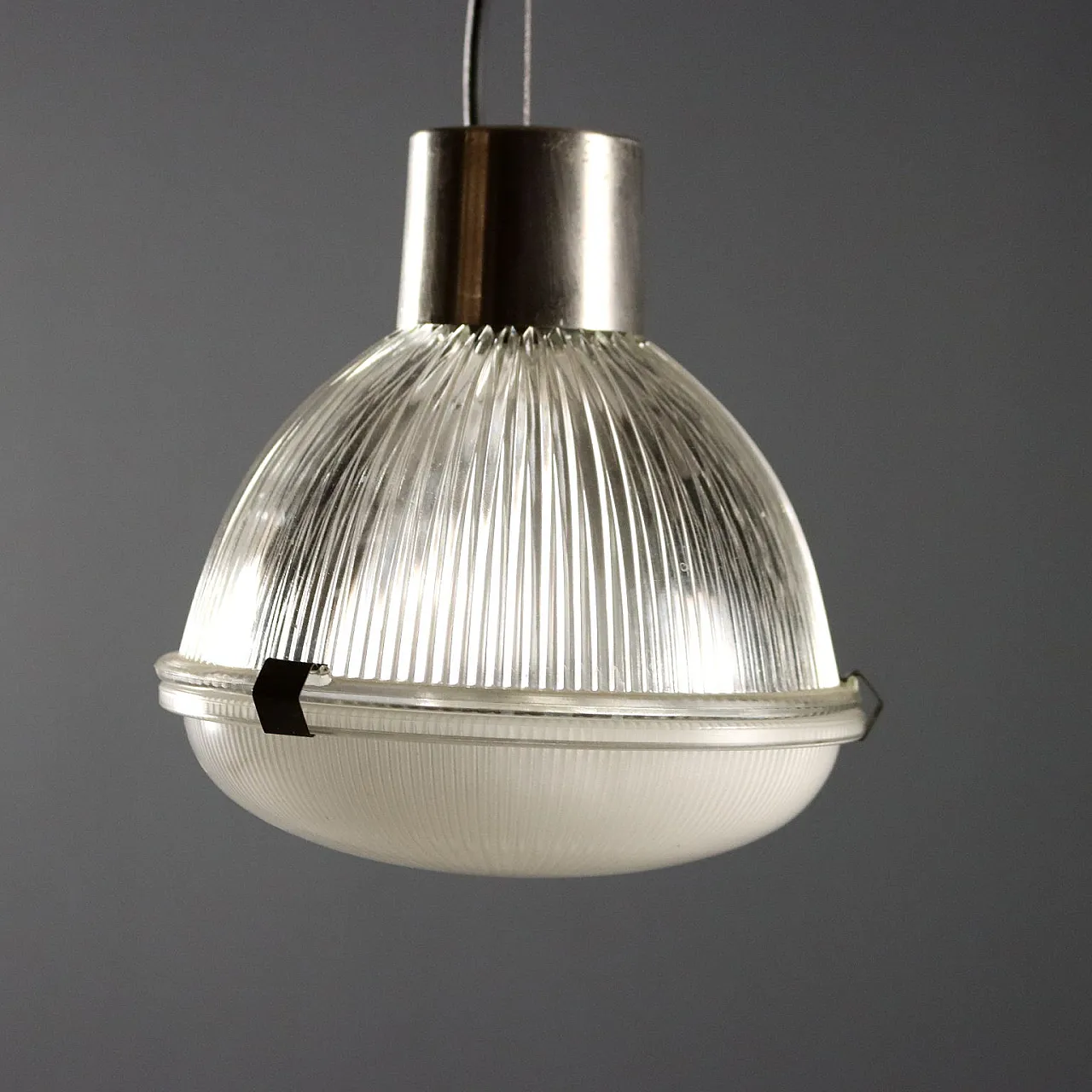 Pair of Model 4409 lamps in brass, metal and glass, 20th century 6