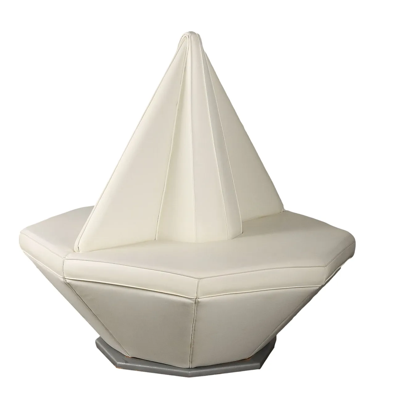 Divano poligonale in similpelle bianco, anni '80 1