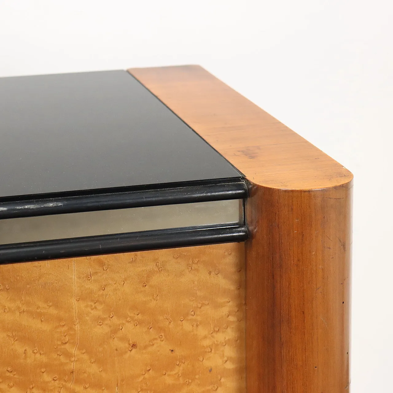 Walnut veneered cabinet by Palazzi dell'Arte, 1940s 5