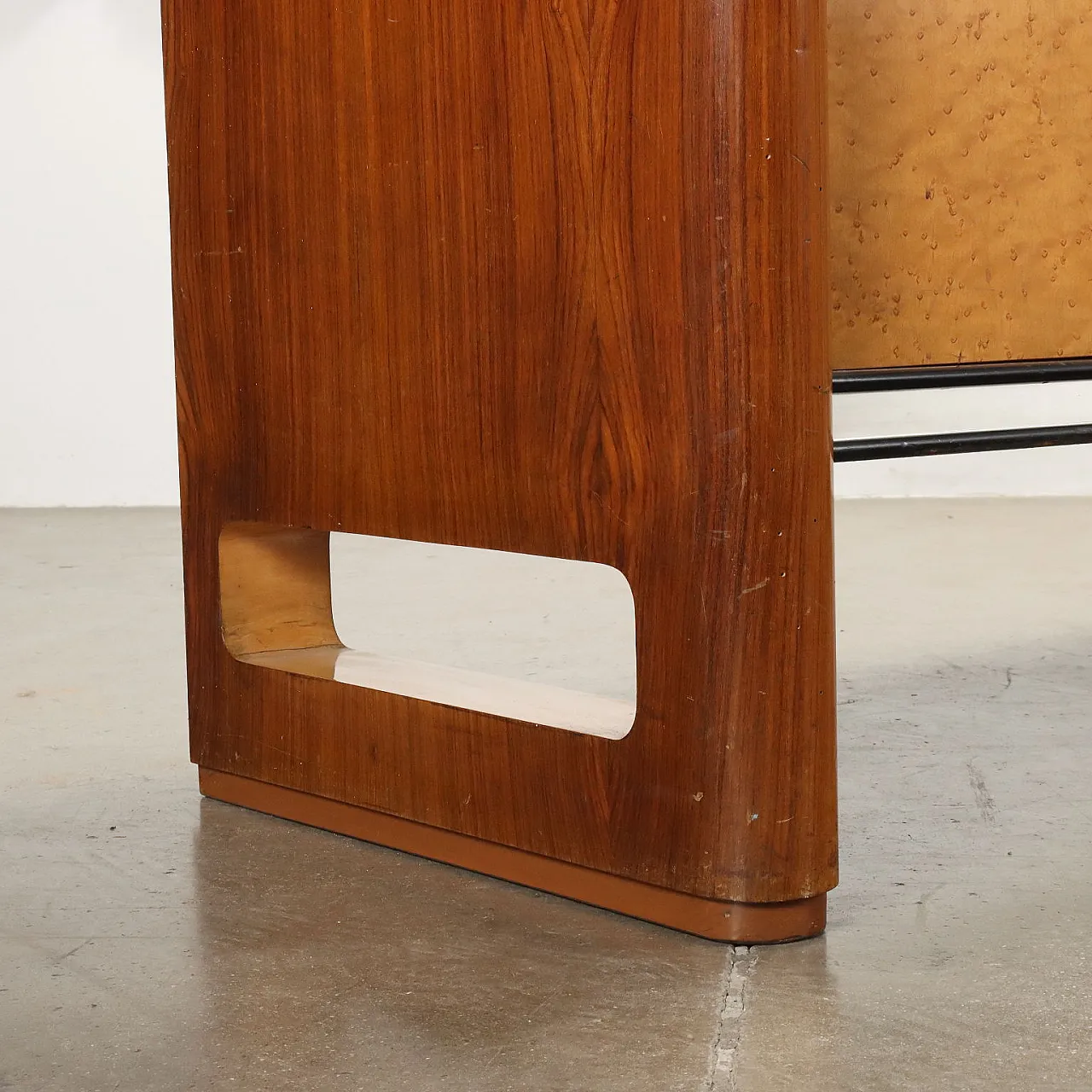 Walnut veneered cabinet by Palazzi dell'Arte, 1940s 9
