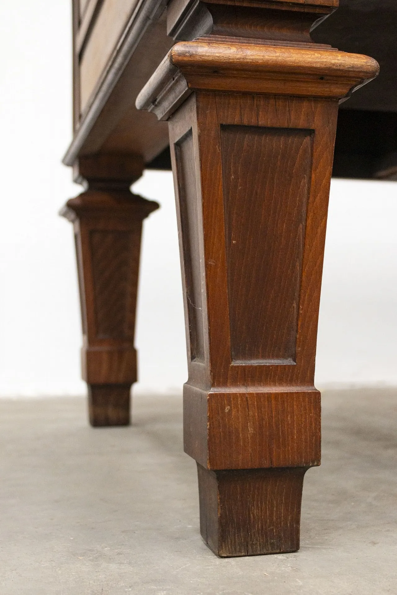 Scrivania ministeriale in legno di faggio massello, fine '900 10