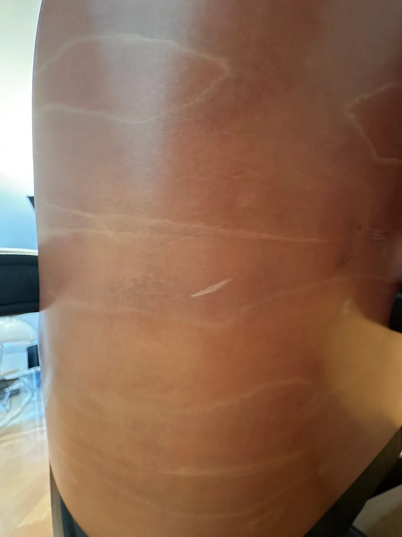 Poltrona lounge con pouf  di Charles & Ray Eames per Vitra, anni '90 8