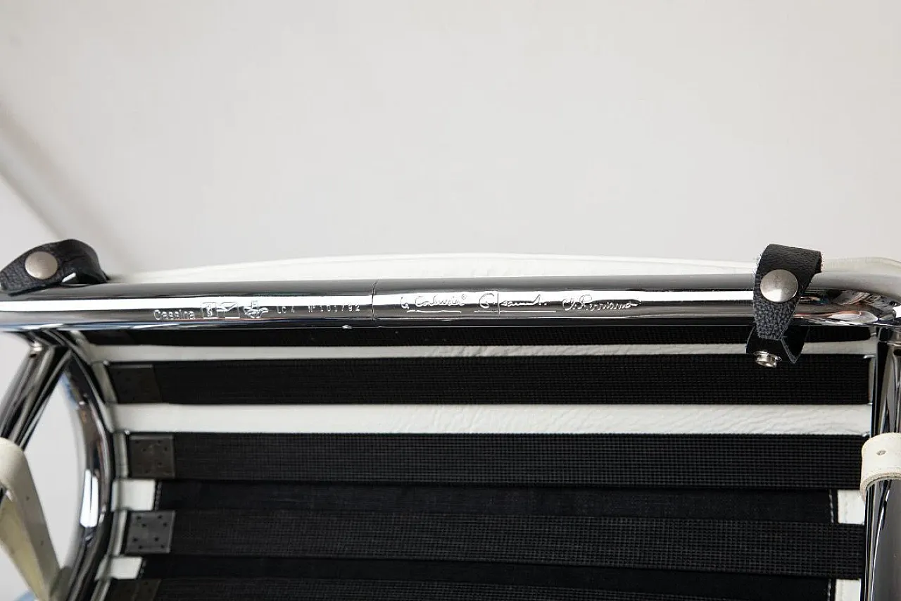 Sedia di Le Corbusier, Perriand, Jeanneret per Cassina, anni 2000 4