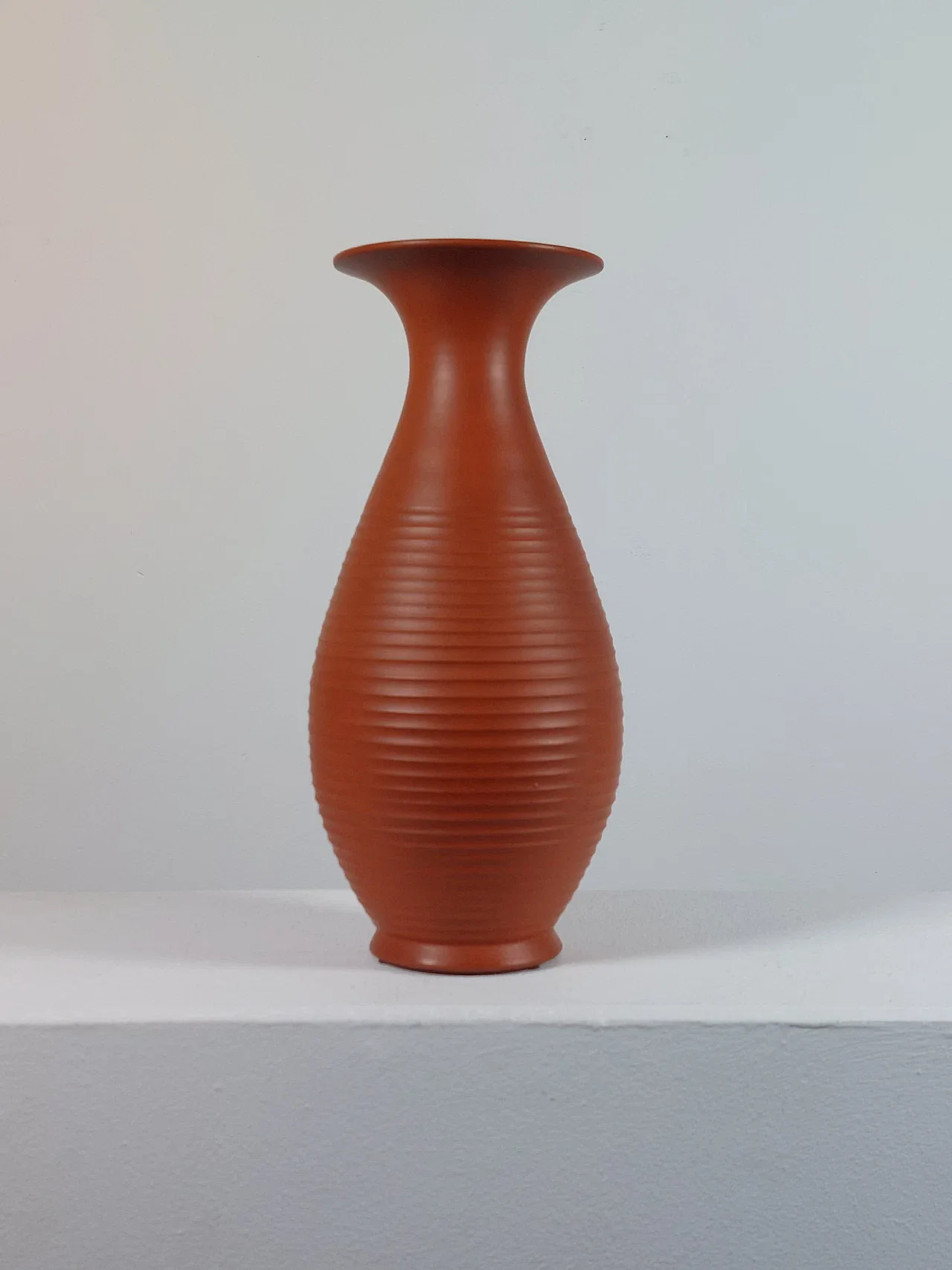 Vaso in terracotta decorazione a coste Jawa, anni '90 9