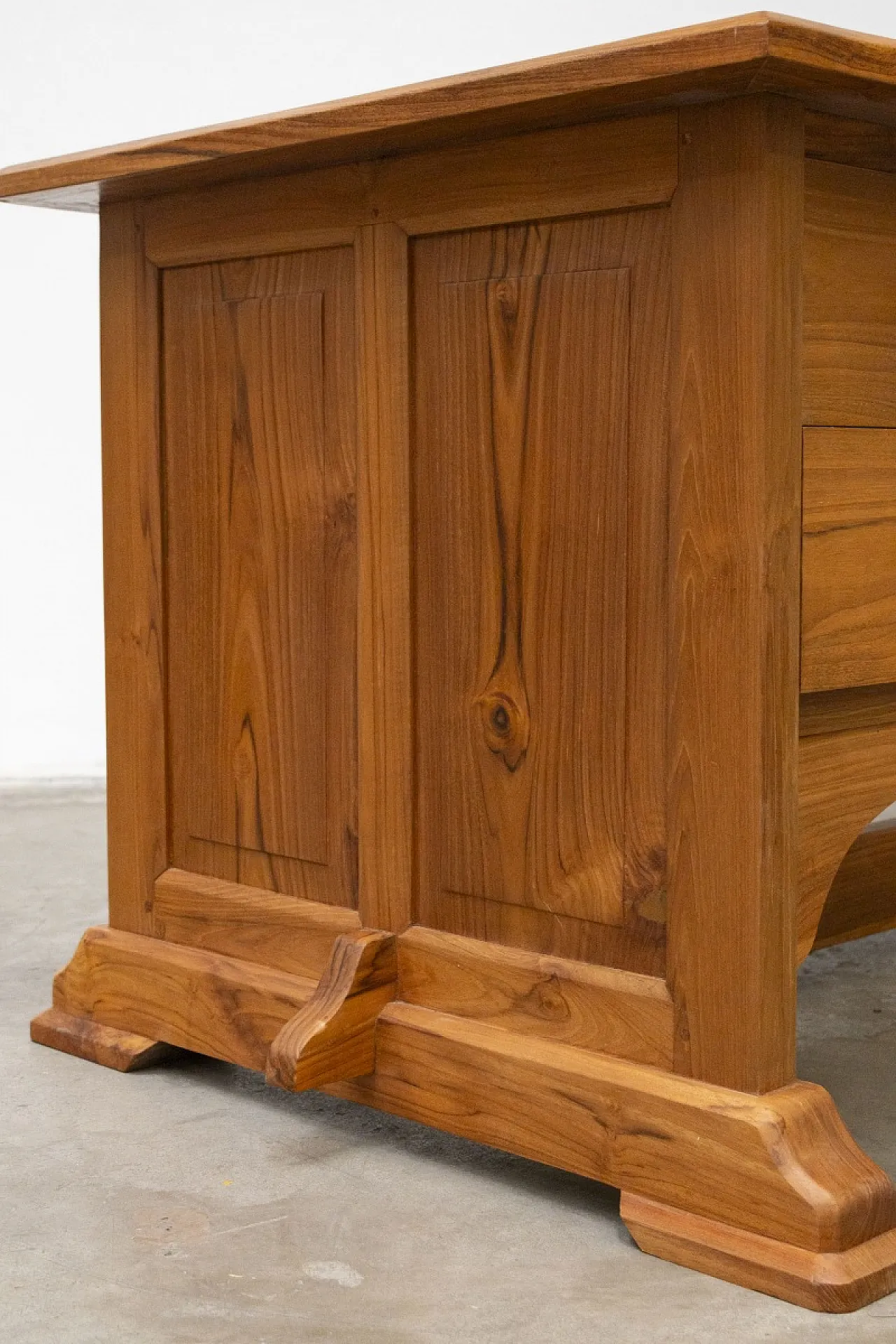 Scrivania indonesiana in legno massello di teak, primo '900 5