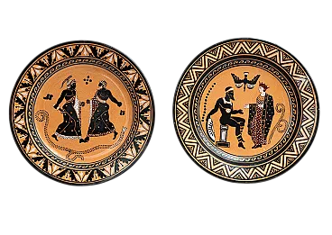 Coppia di piatti Giustiniani in terracotta policroma, '800