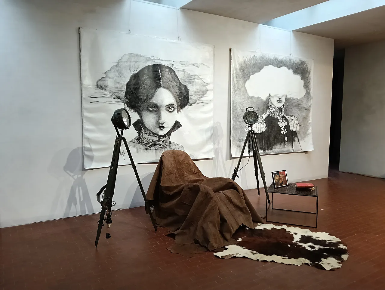 Animalier style rocking armchair, 70s 10