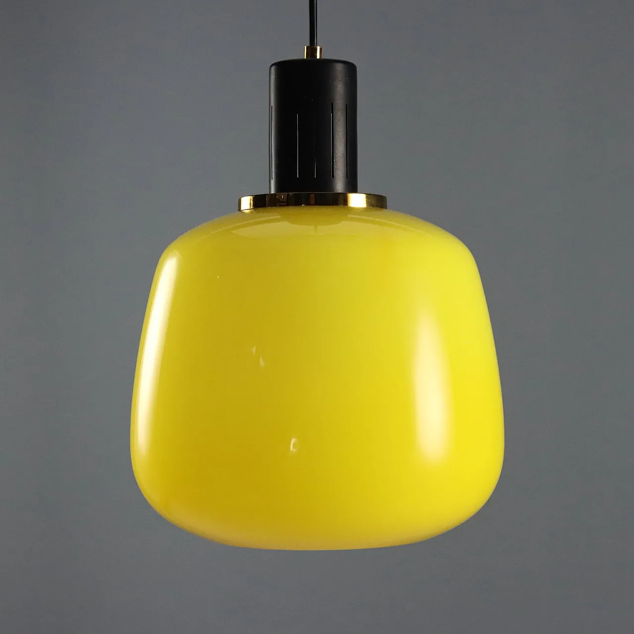 Plafoniera in vetro giallo, ottone e metallo smaltato, '900 9