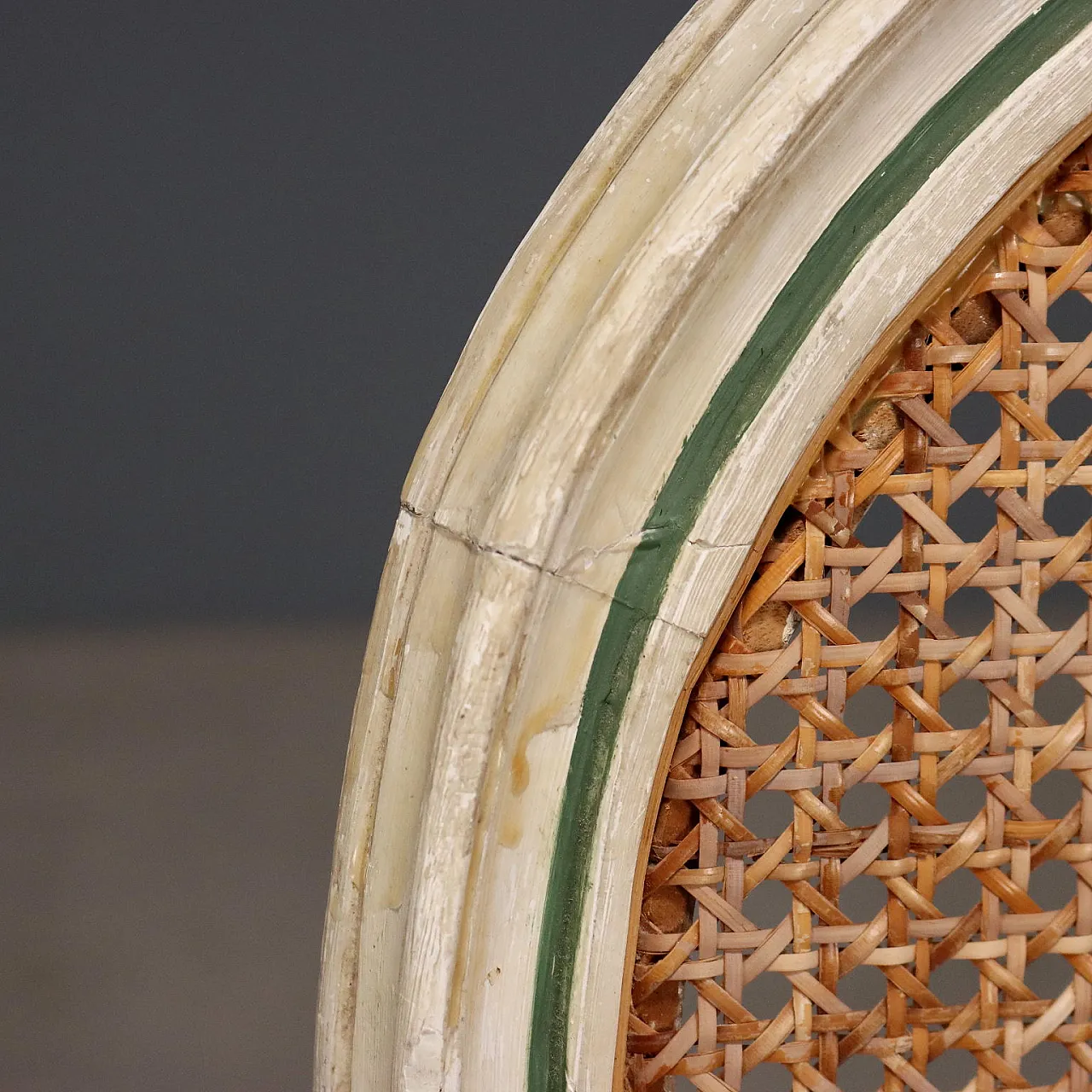 Coppia di sedie in legno laccato e paglia di Vienna, '900 5