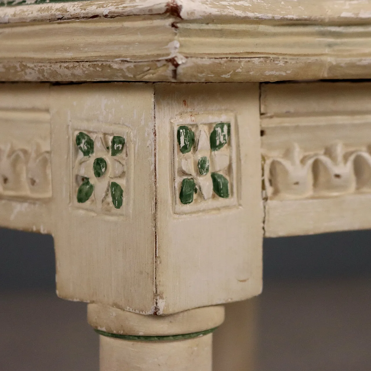 Coppia di sedie in legno laccato e paglia di Vienna, '900 7